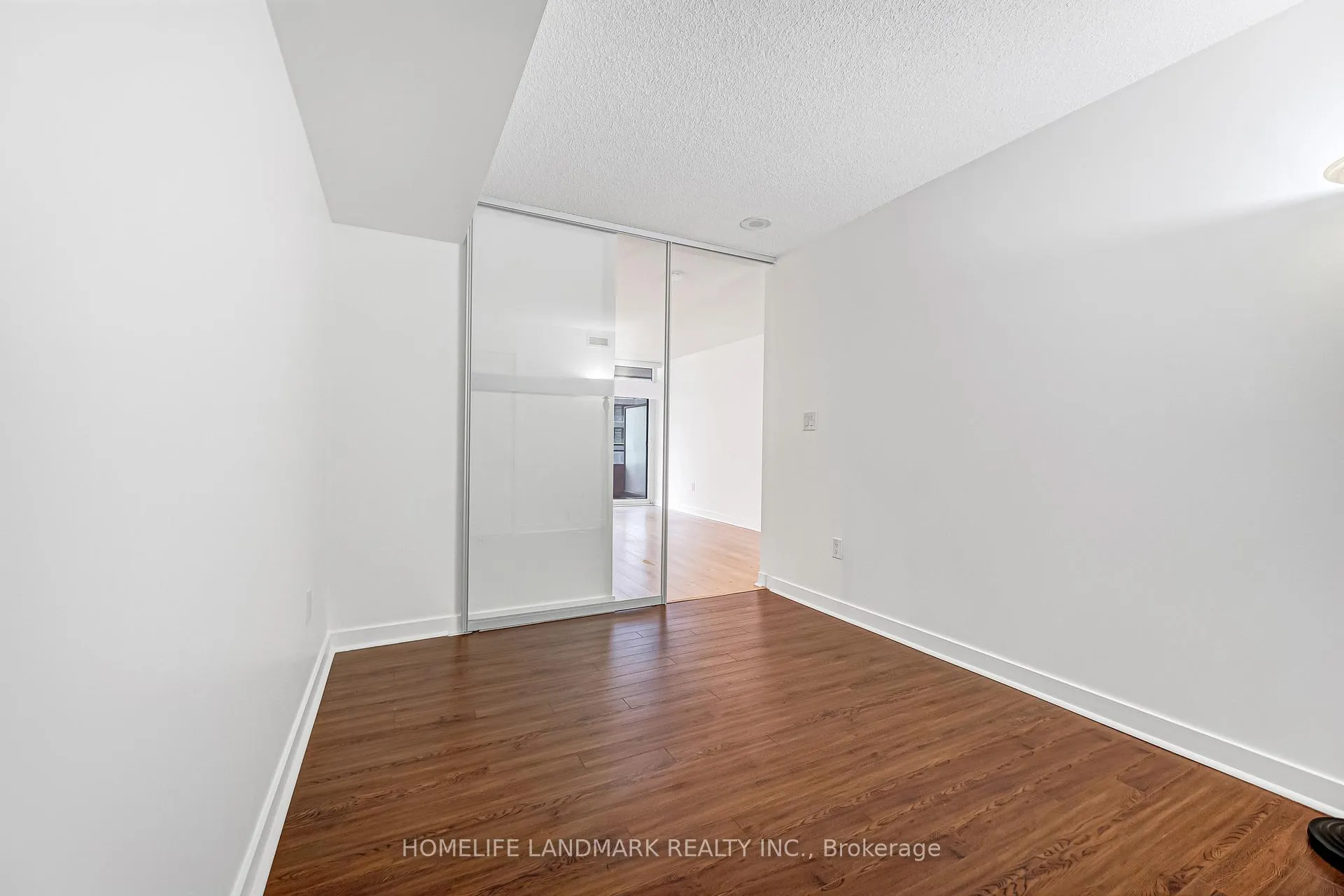 Photo 13 of Unit #811, 4K Spadina Avenue, Toronto, Waterfront Communities — HOMEH