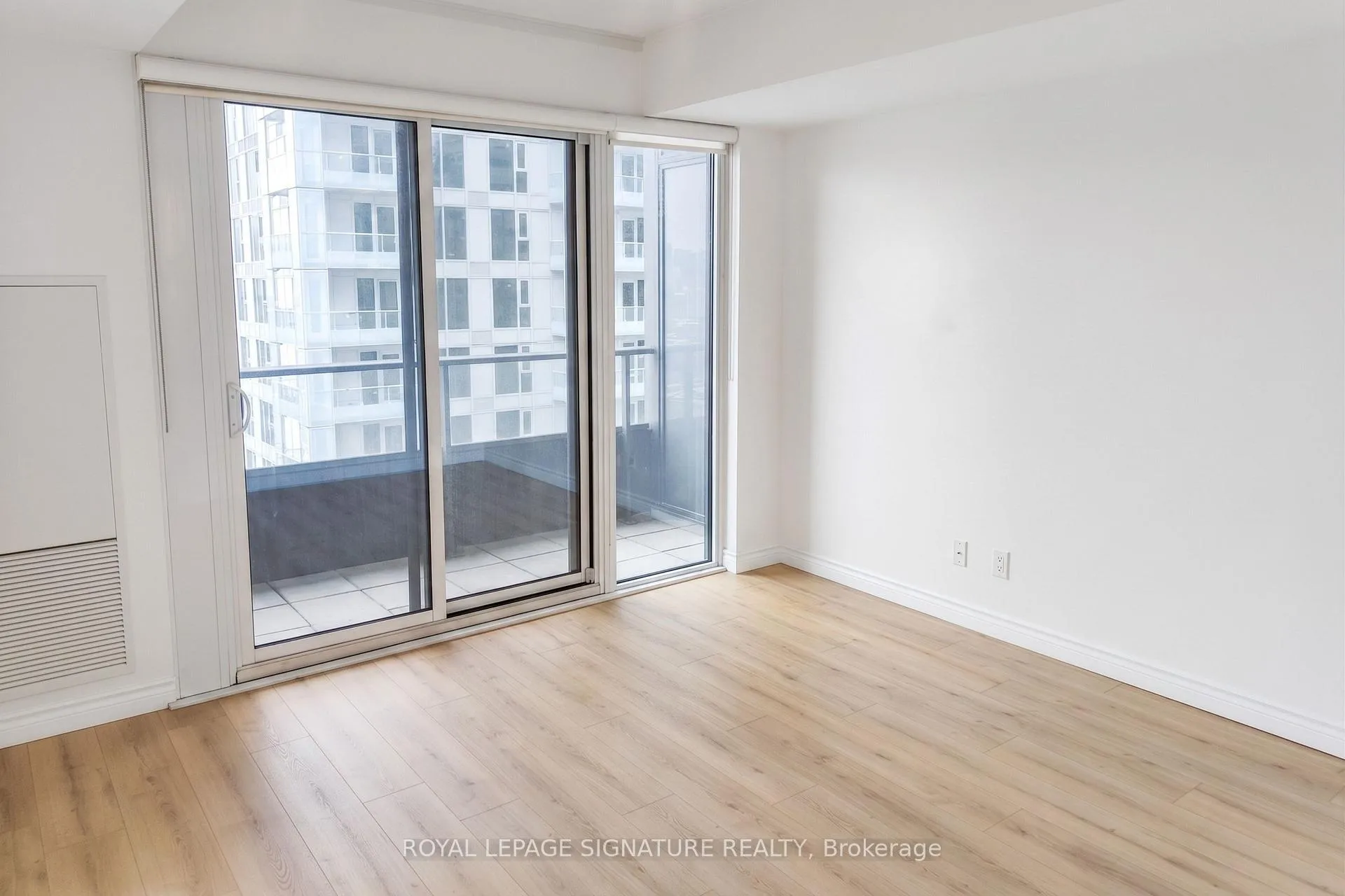 Photo 4 of Unit 2819, 19 Western Battery Road, Toronto, Niagara — HOMEH