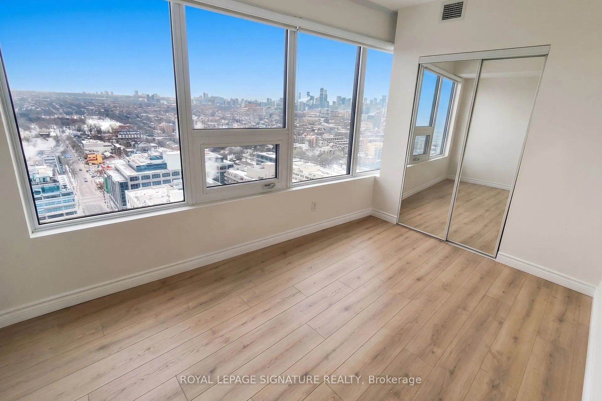 Photo 6 of Unit 2819, 19 Western Battery Road, Toronto, Niagara — HOMEH
