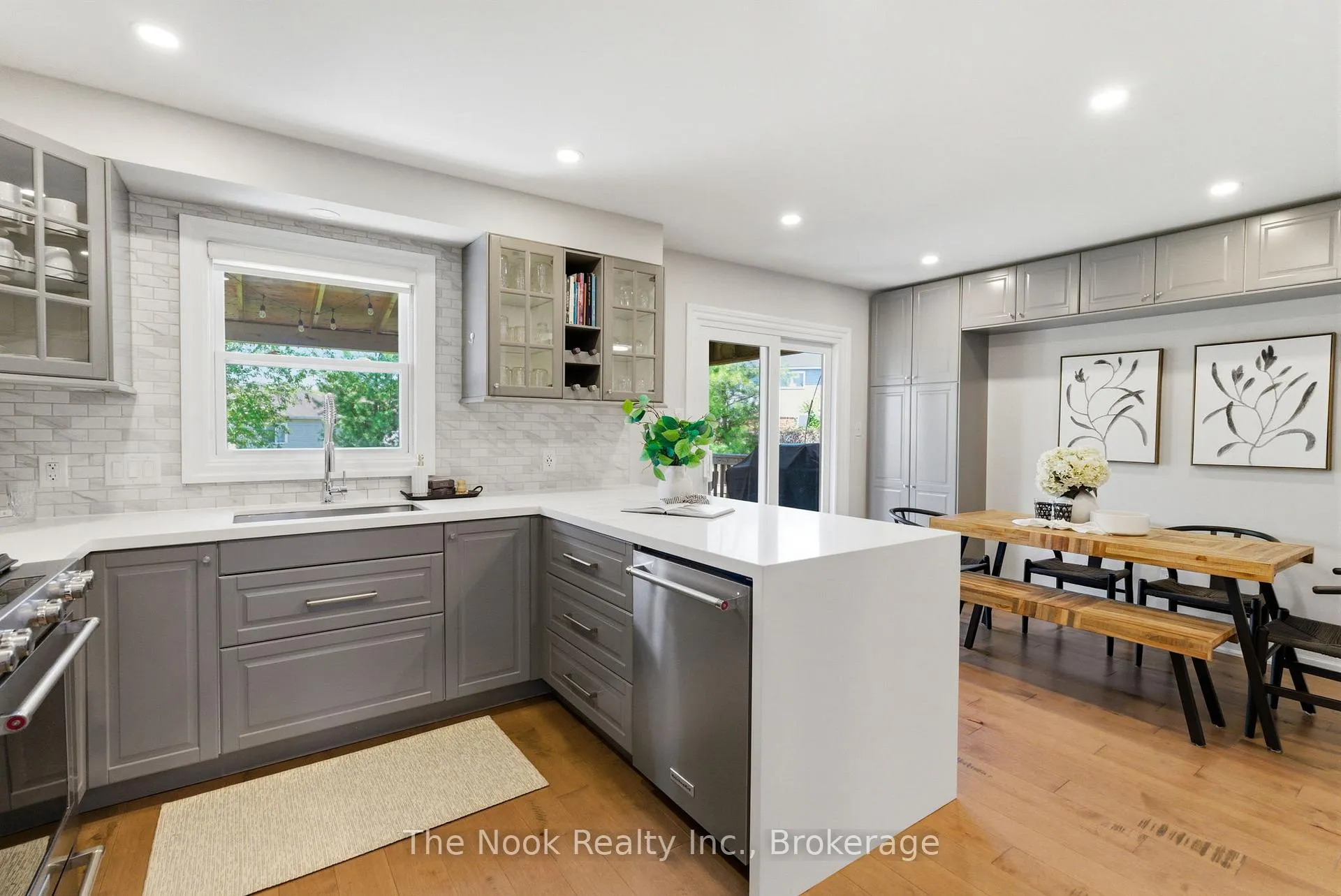 Photo 12 of 15 Stanford Crescent, Clarington, Newcastle — HOMEH