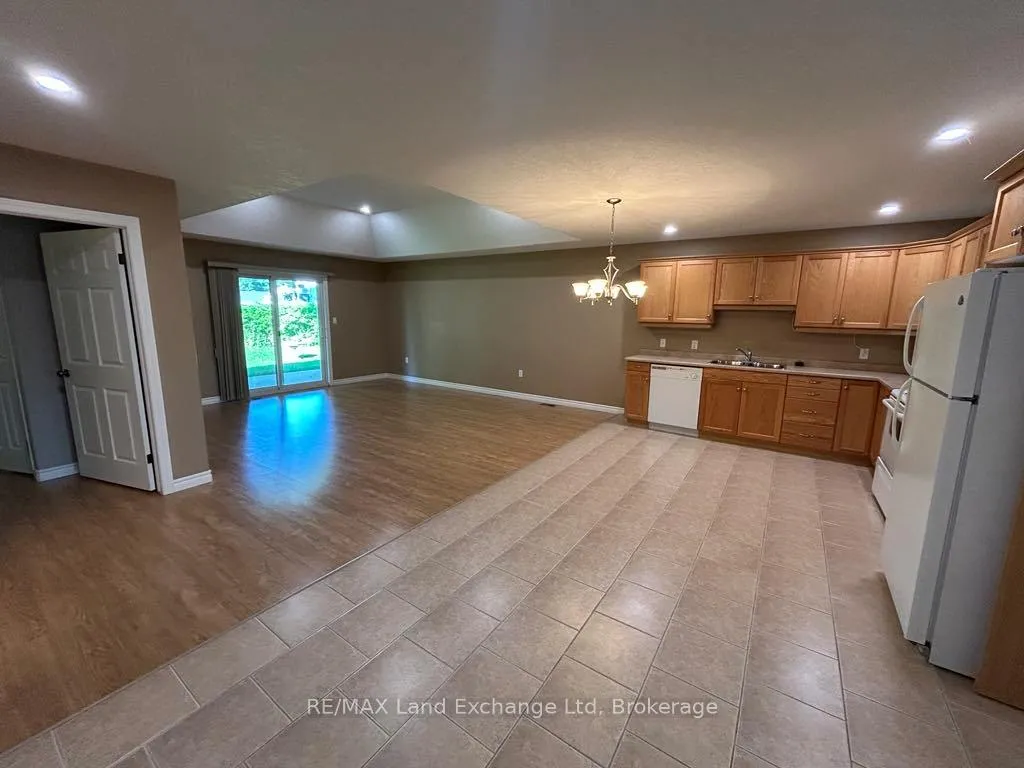 Photo 3 of 32 Victoria Street W, North Huron, Wingham — HOMEH