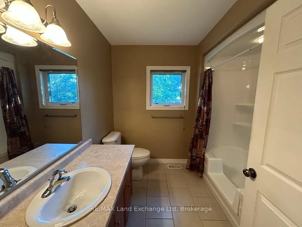 Photo 8 of 32 Victoria Street W, North Huron, Wingham — HOMEH