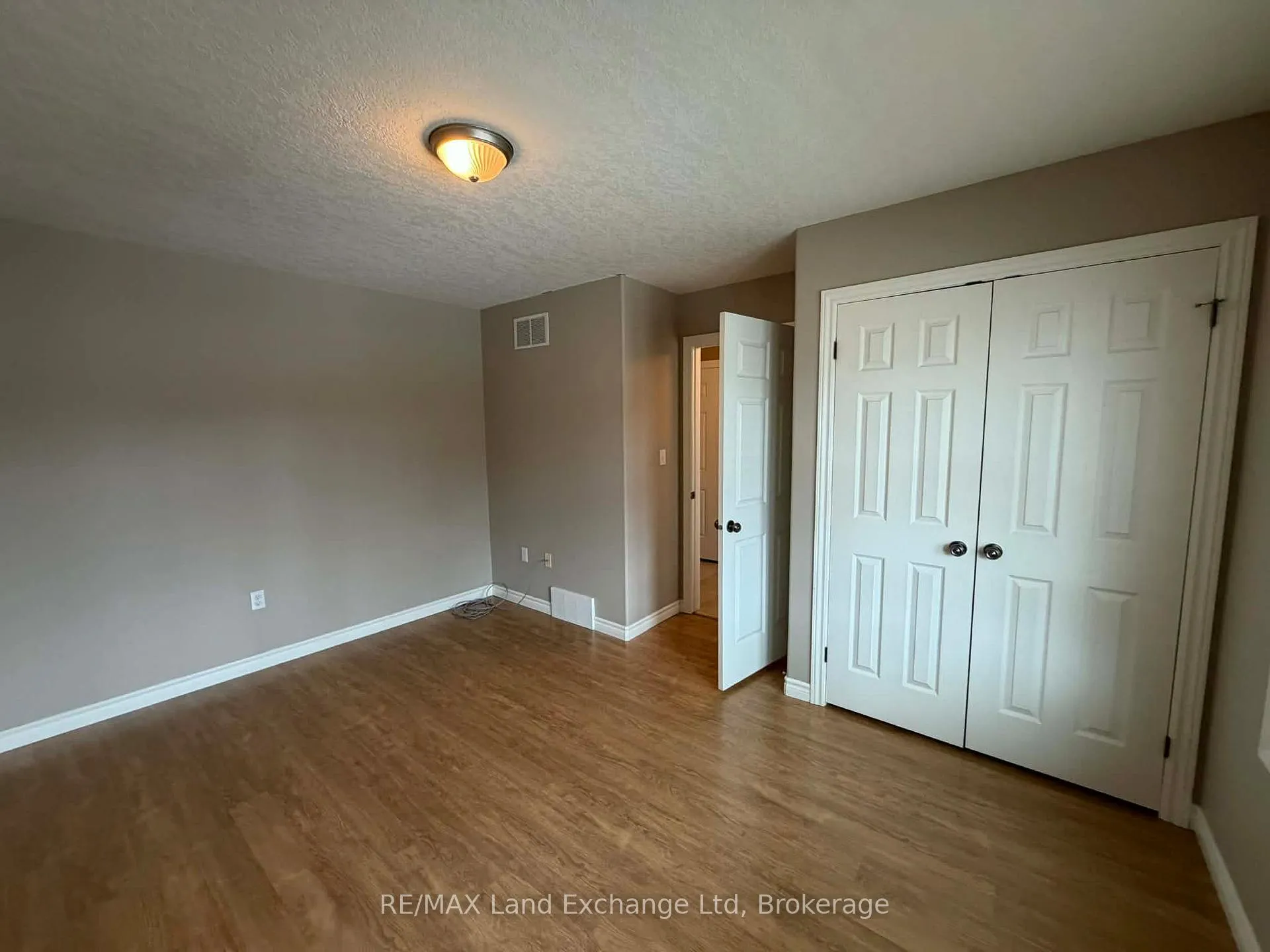 Photo 11 of 32 Victoria Street W, North Huron, Wingham — HOMEH
