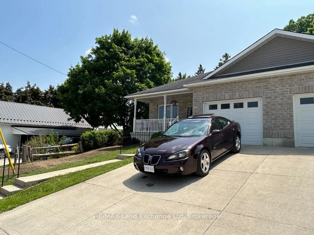 Photo 16 of 32 Victoria Street W, North Huron, Wingham — HOMEH