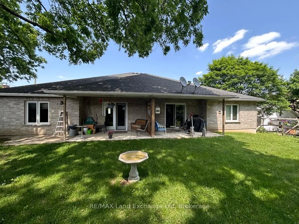 Photo 20 of 32 Victoria Street W, North Huron, Wingham — HOMEH