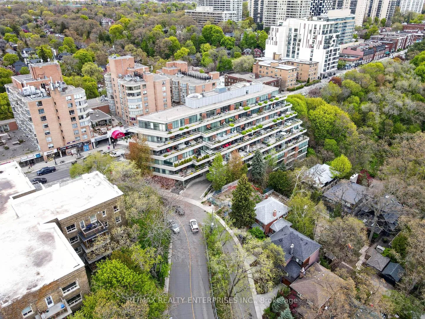 Photo 3 of Unit 802, 383 Ellis Park Road, Toronto, High Park-Swansea — HOMEH