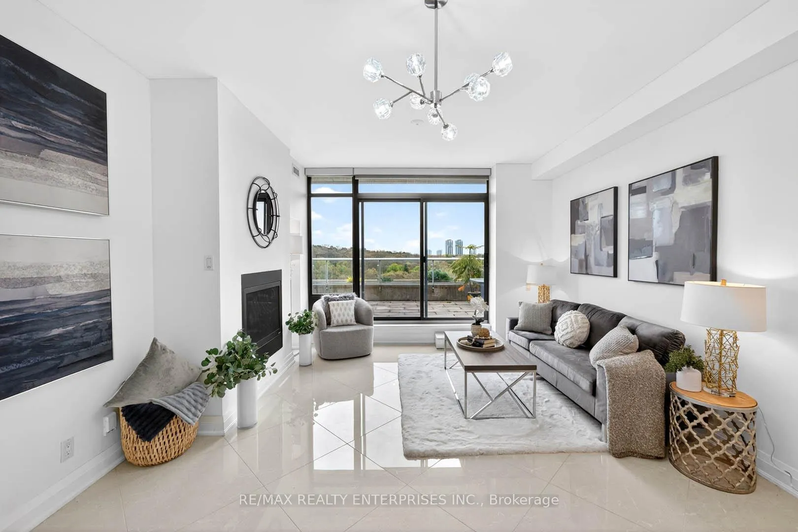 Photo 7 of Unit 802, 383 Ellis Park Road, Toronto, High Park-Swansea — HOMEH