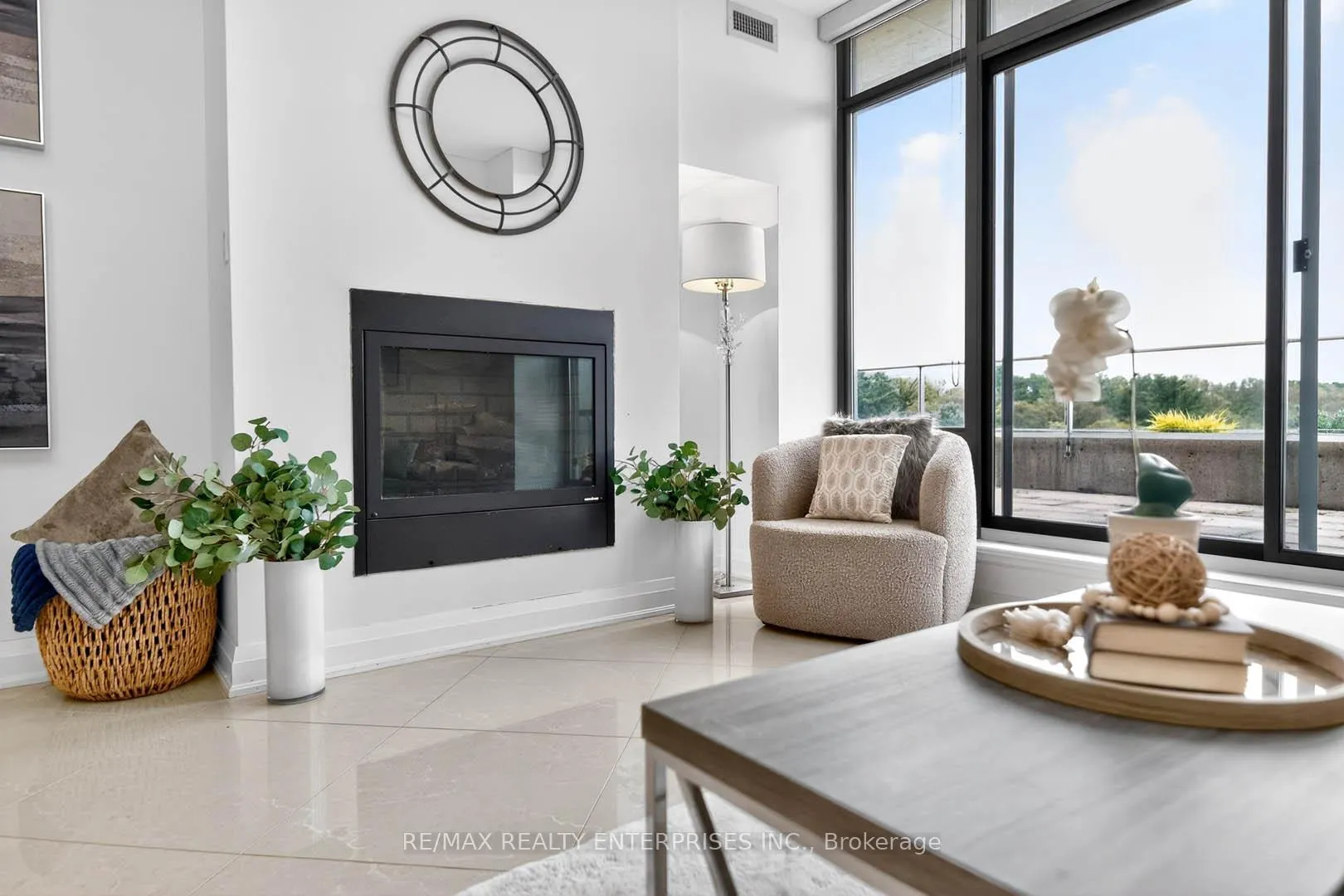 Photo 9 of Unit 802, 383 Ellis Park Road, Toronto, High Park-Swansea — HOMEH