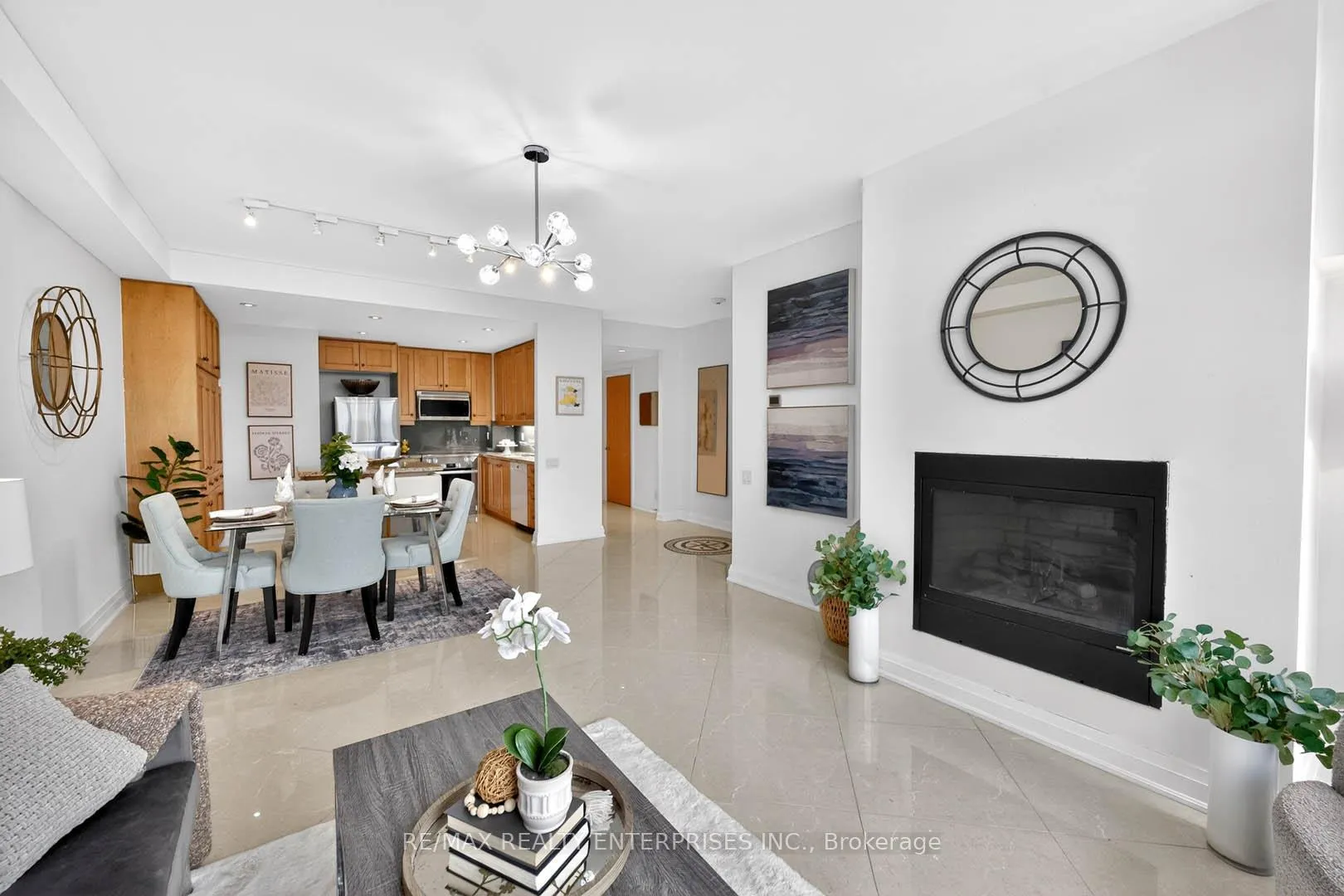 Photo 11 of Unit 802, 383 Ellis Park Road, Toronto, High Park-Swansea — HOMEH