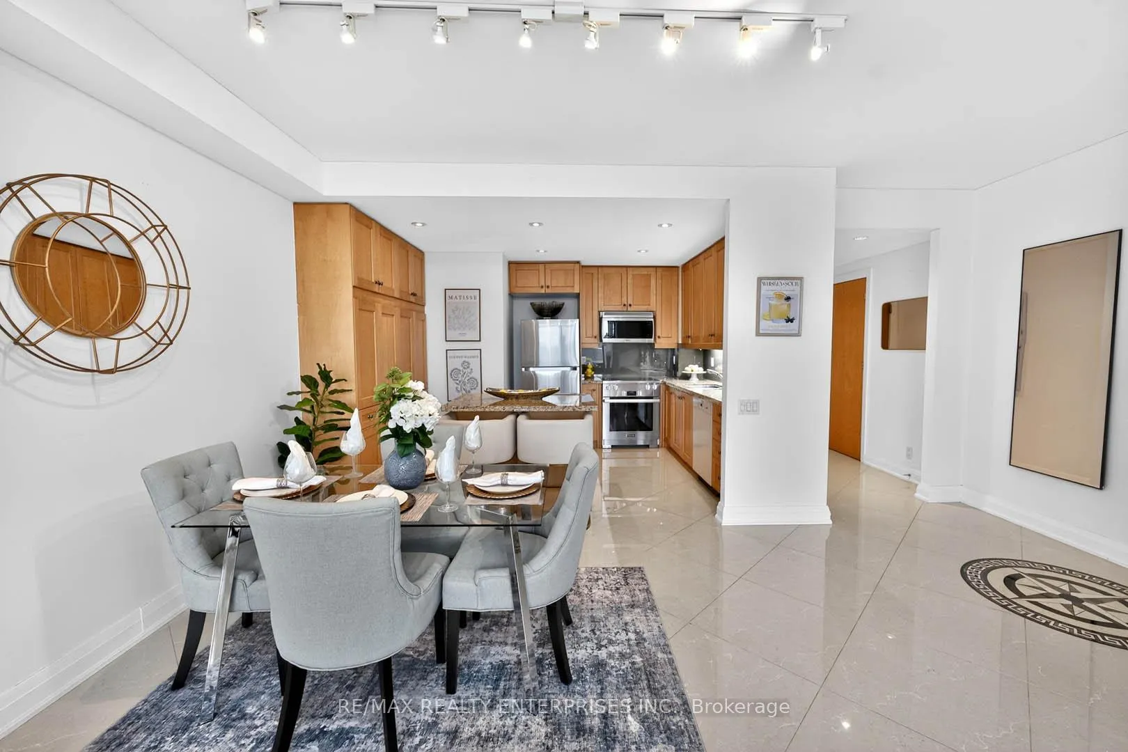 Photo 13 of Unit 802, 383 Ellis Park Road, Toronto, High Park-Swansea — HOMEH