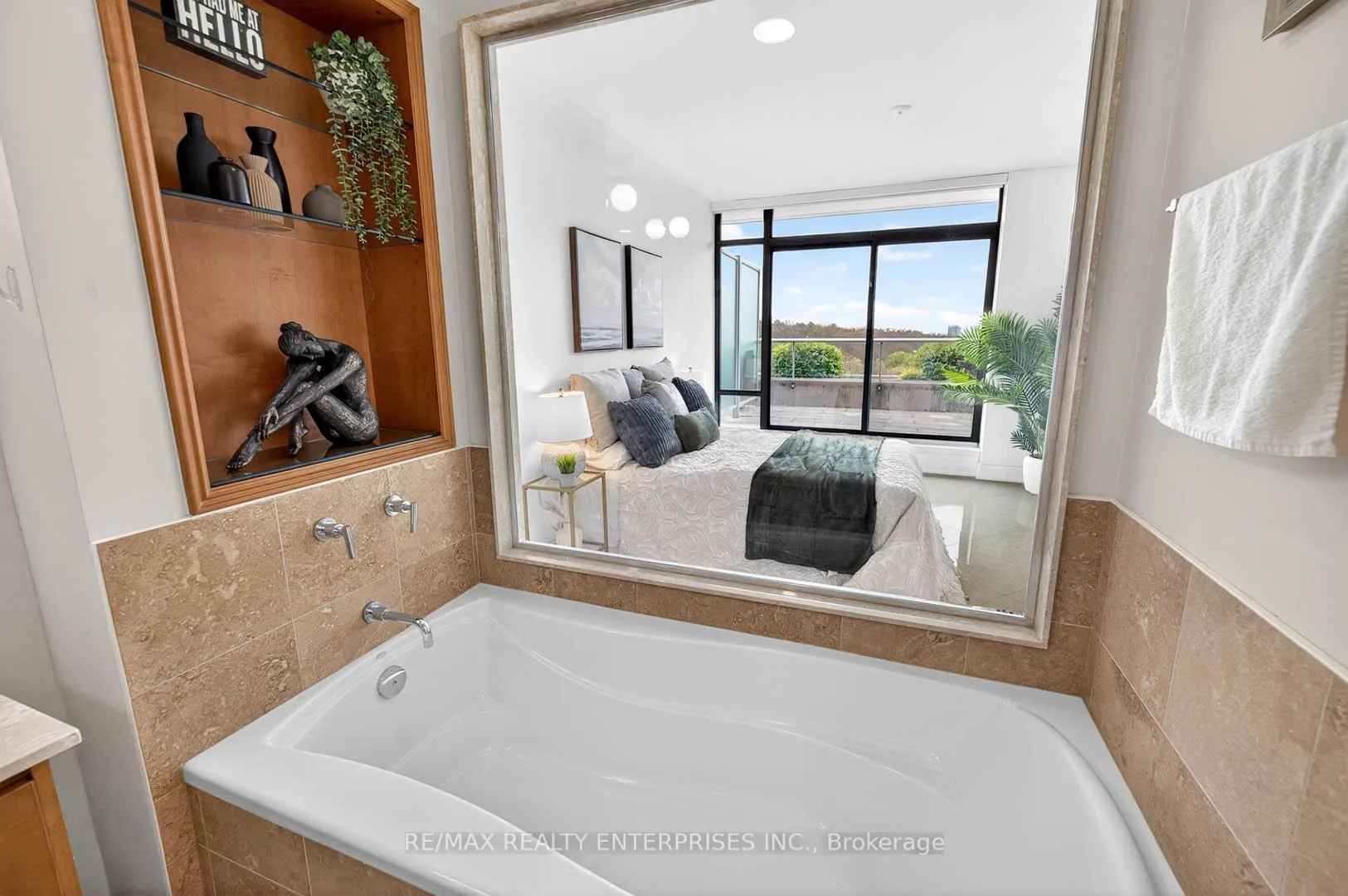 Photo 25 of Unit 802, 383 Ellis Park Road, Toronto, High Park-Swansea — HOMEH