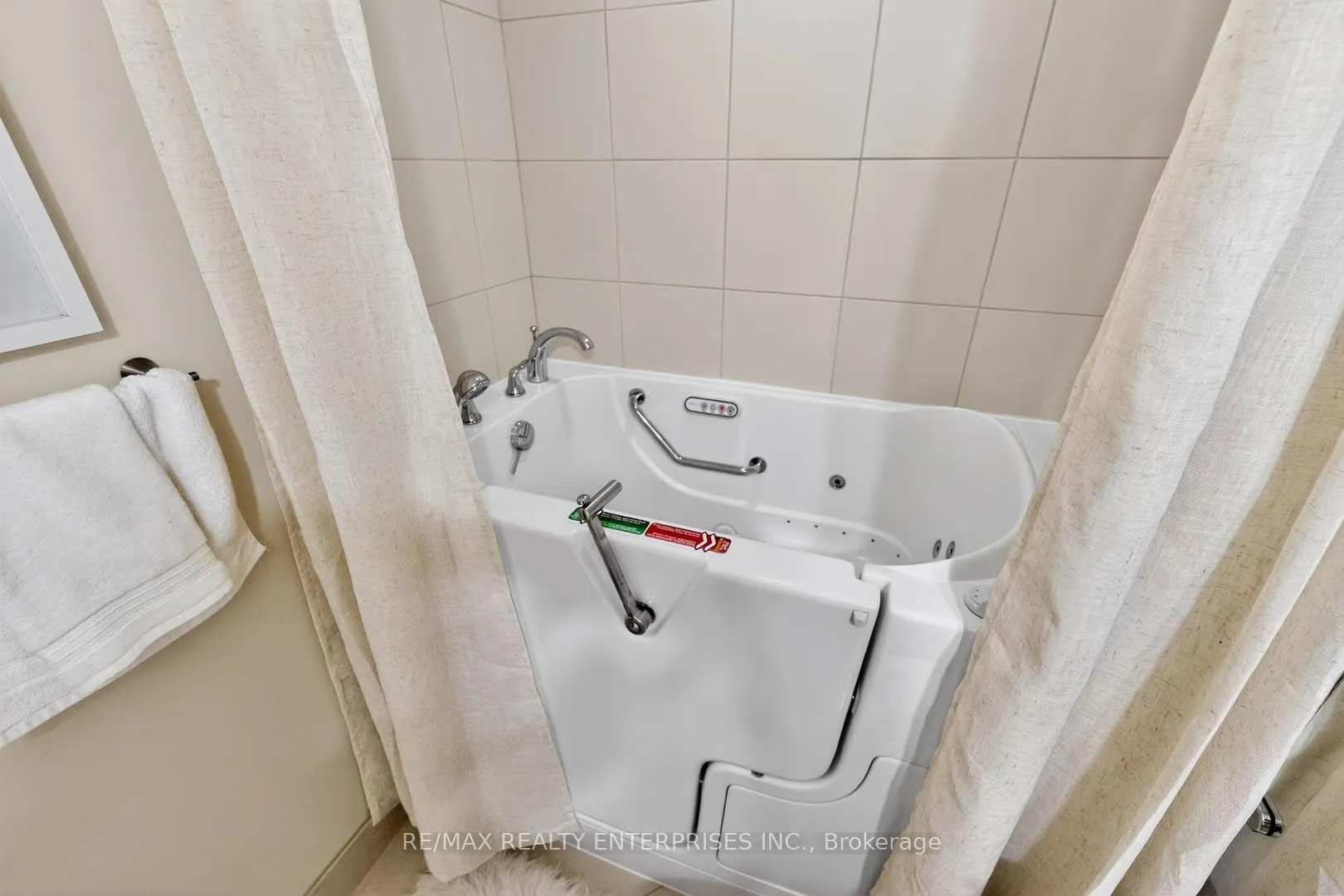Photo 33 of Unit 802, 383 Ellis Park Road, Toronto, High Park-Swansea — HOMEH