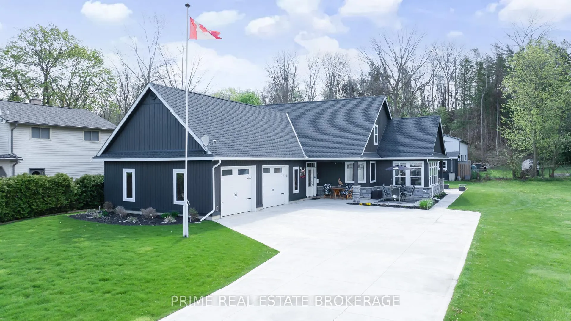 Photo 2 of 5329 Broadview Avenue, Lambton Shores — HOMEH