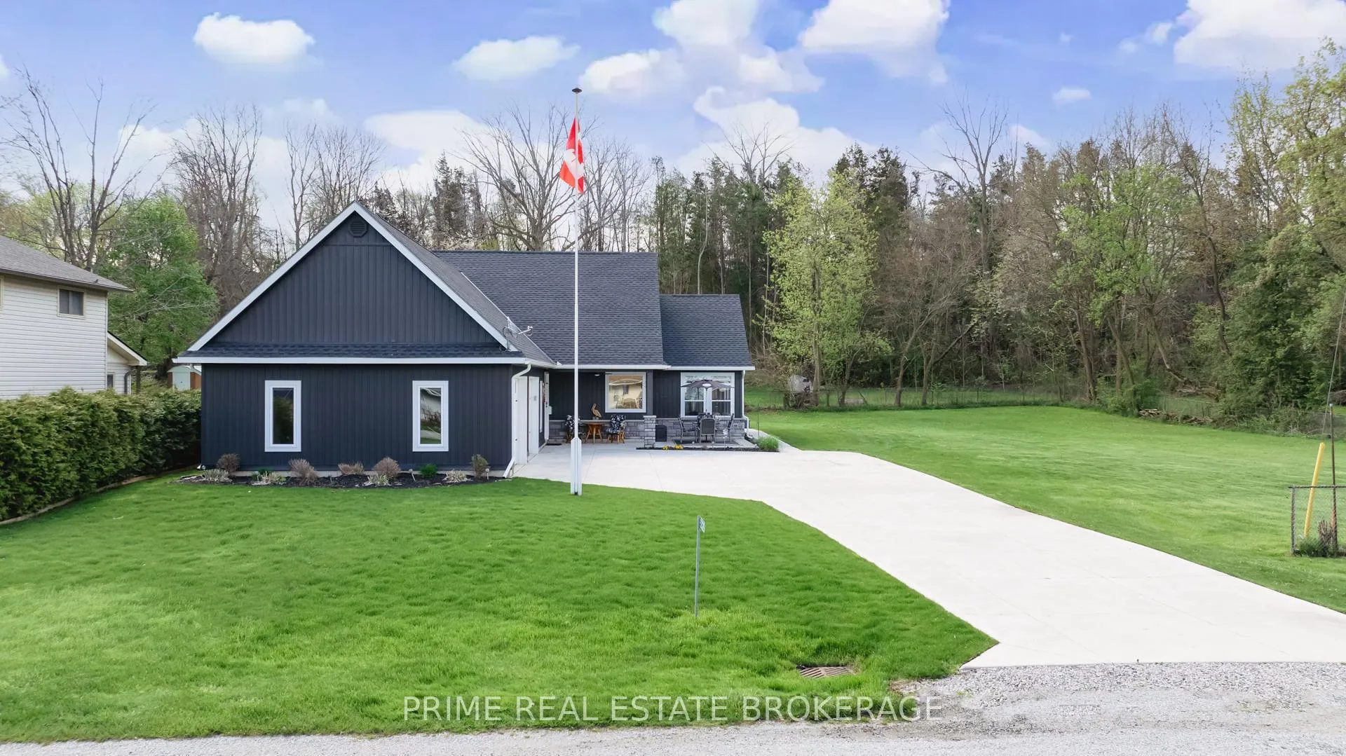 Photo 9 of 5329 Broadview Avenue, Lambton Shores — HOMEH