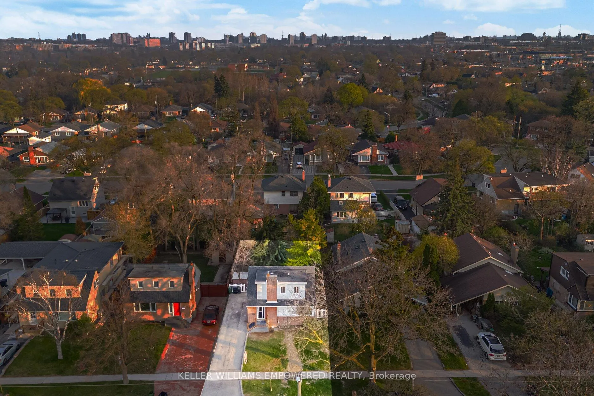 Photo 2 of 29 Genthorn Avenue, Etobicoke, Rexdale-Kipling — HOMEH
