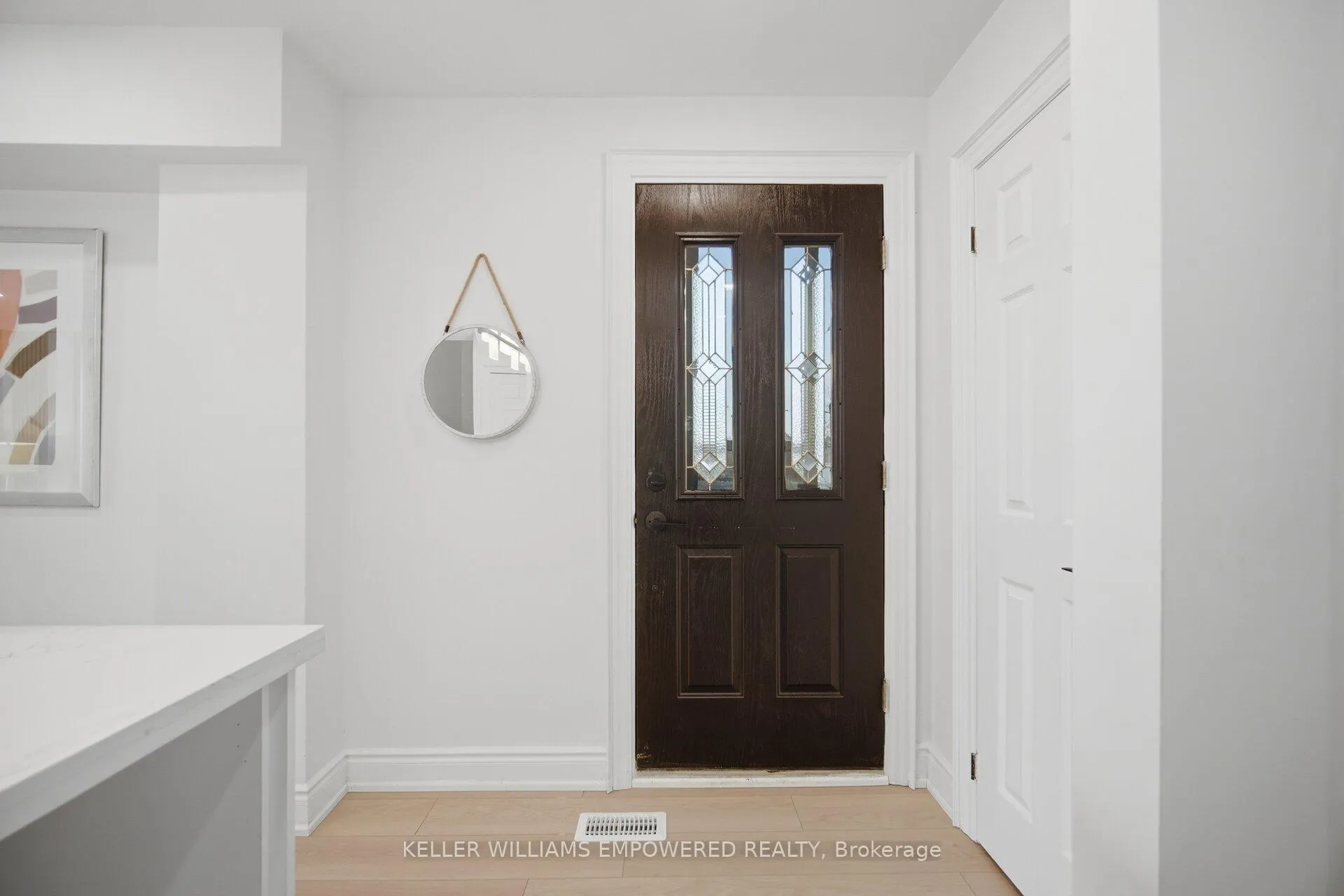 Photo 3 of 29 Genthorn Avenue, Etobicoke, Rexdale-Kipling — HOMEH
