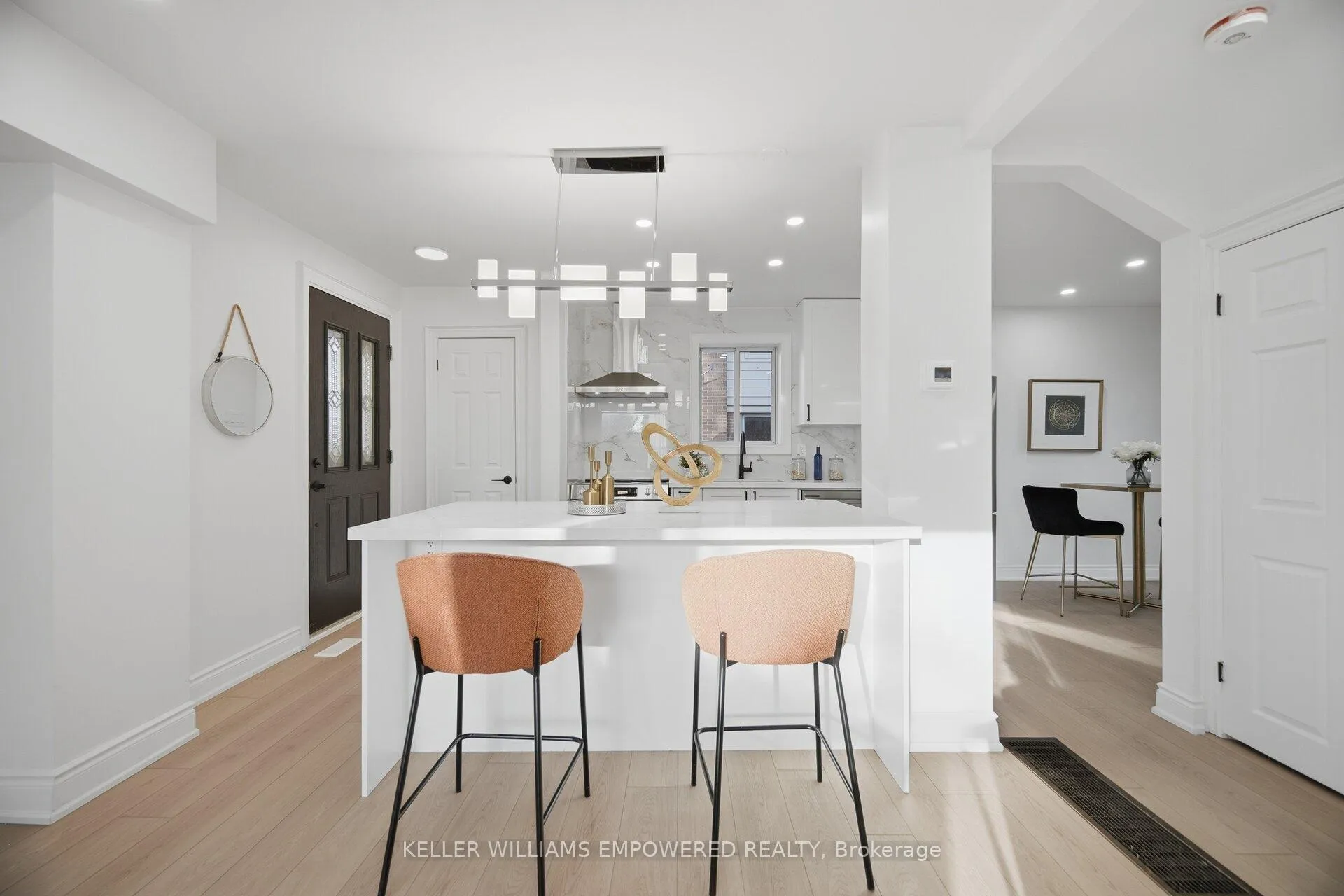 Photo 5 of 29 Genthorn Avenue, Etobicoke, Rexdale-Kipling — HOMEH