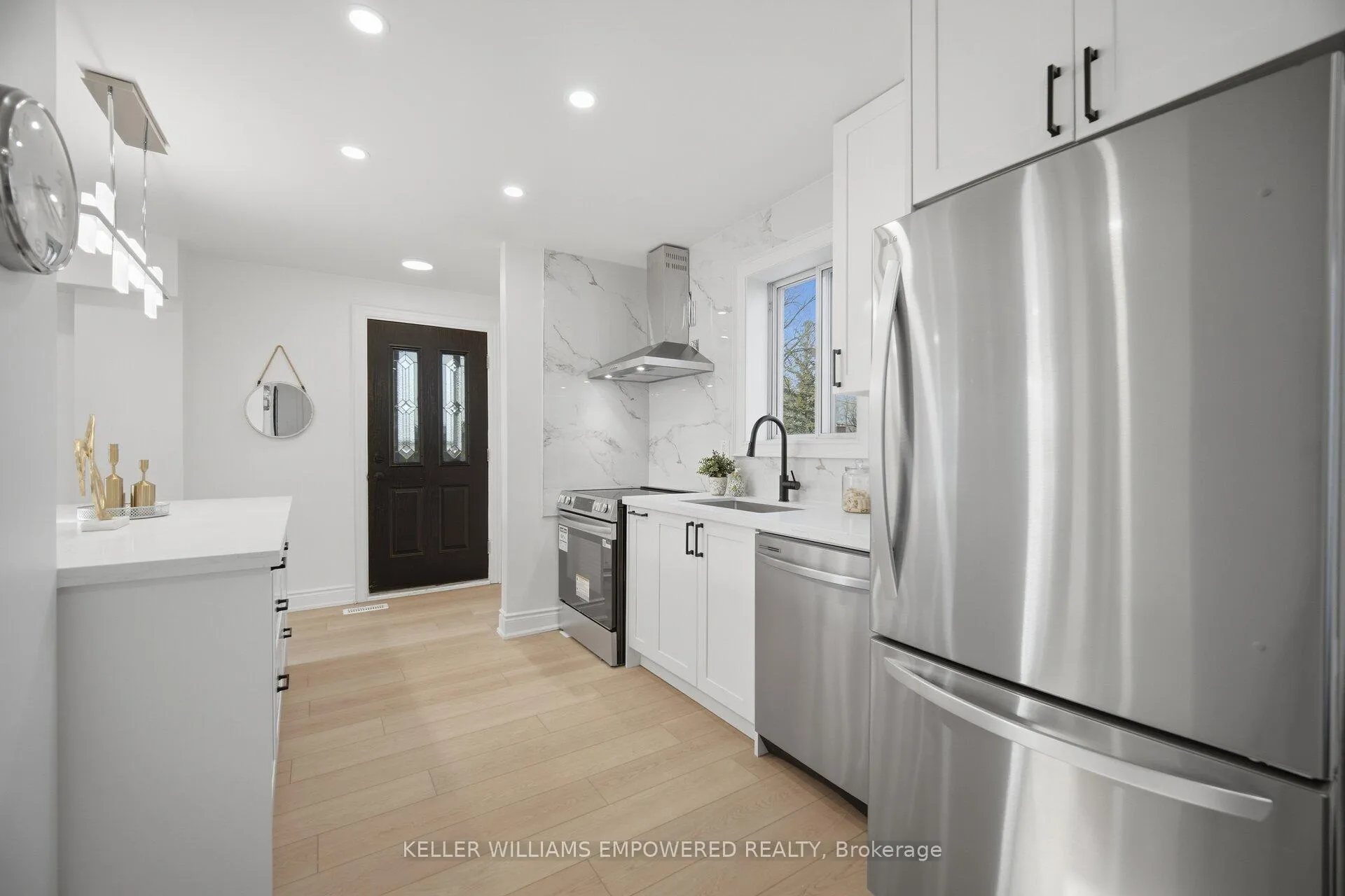 Photo 6 of 29 Genthorn Avenue, Etobicoke, Rexdale-Kipling — HOMEH