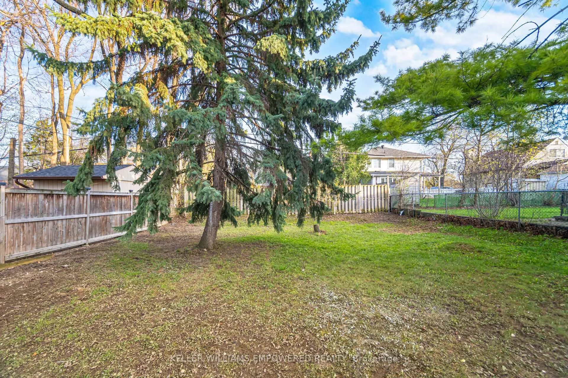 Photo 26 of 29 Genthorn Avenue, Etobicoke, Rexdale-Kipling — HOMEH