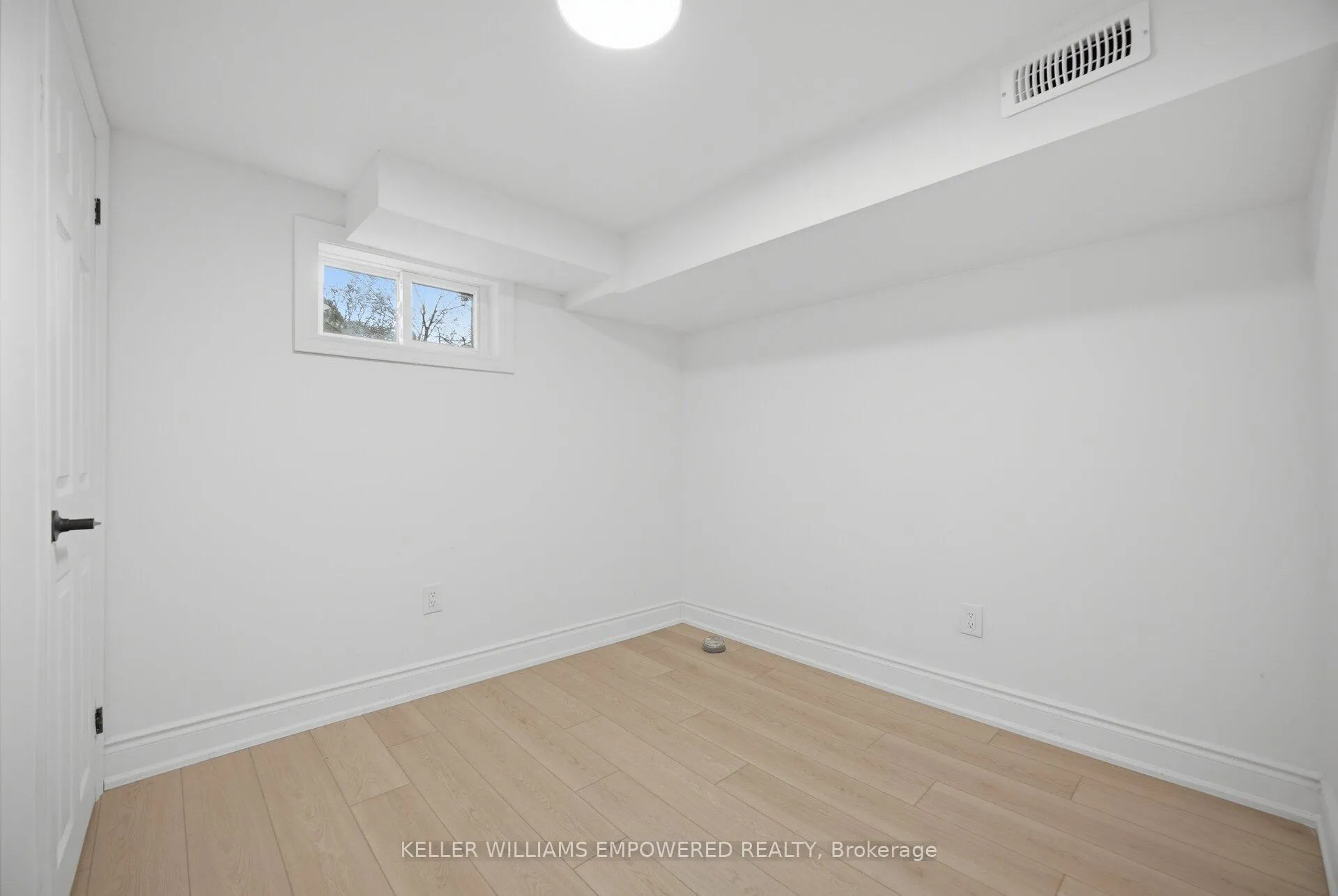 Photo 32 of 29 Genthorn Avenue, Etobicoke, Rexdale-Kipling — HOMEH