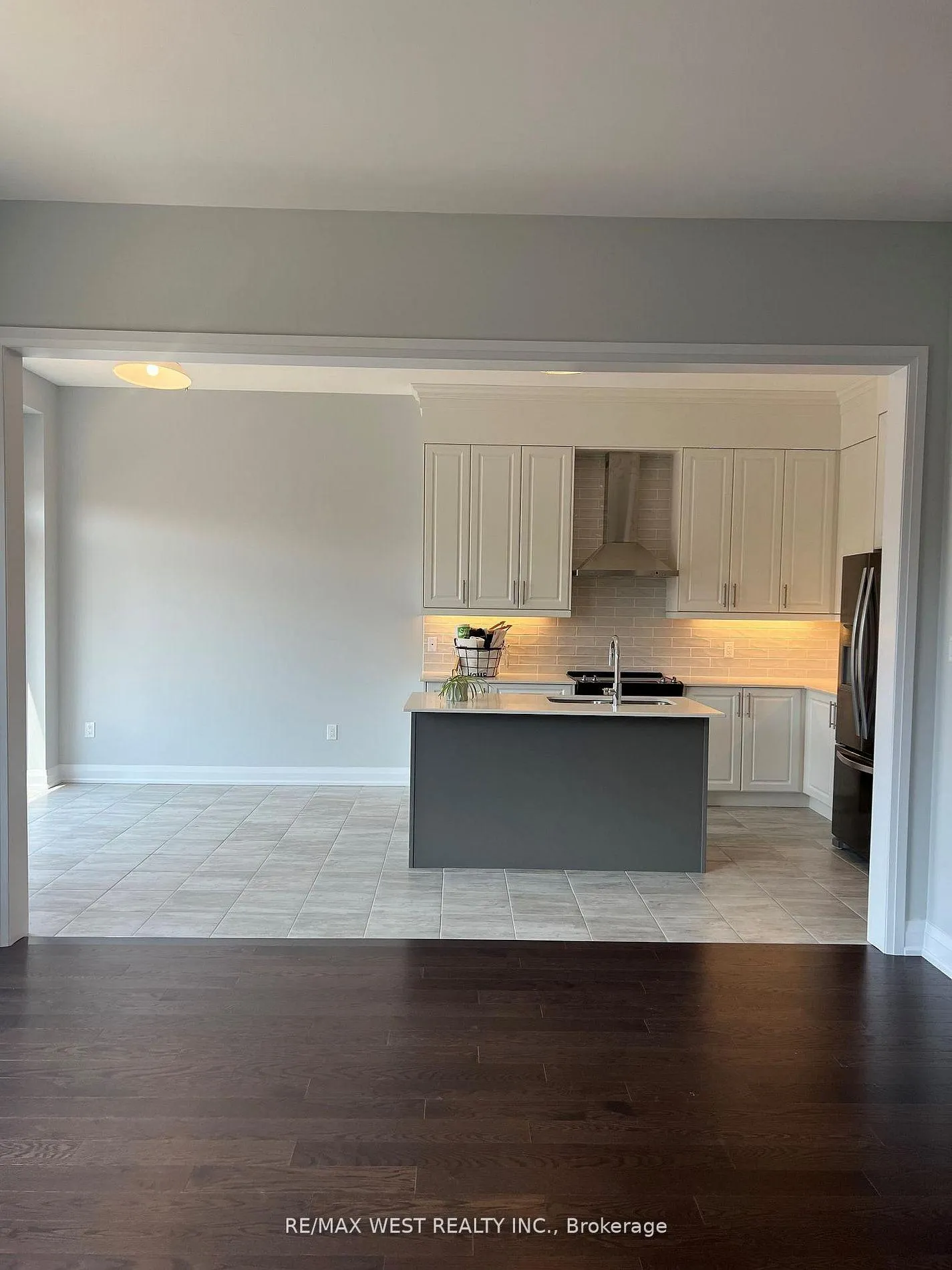Photo 9 of 14 Periwinkle Road E, Springwater, Minesing — HOMEH