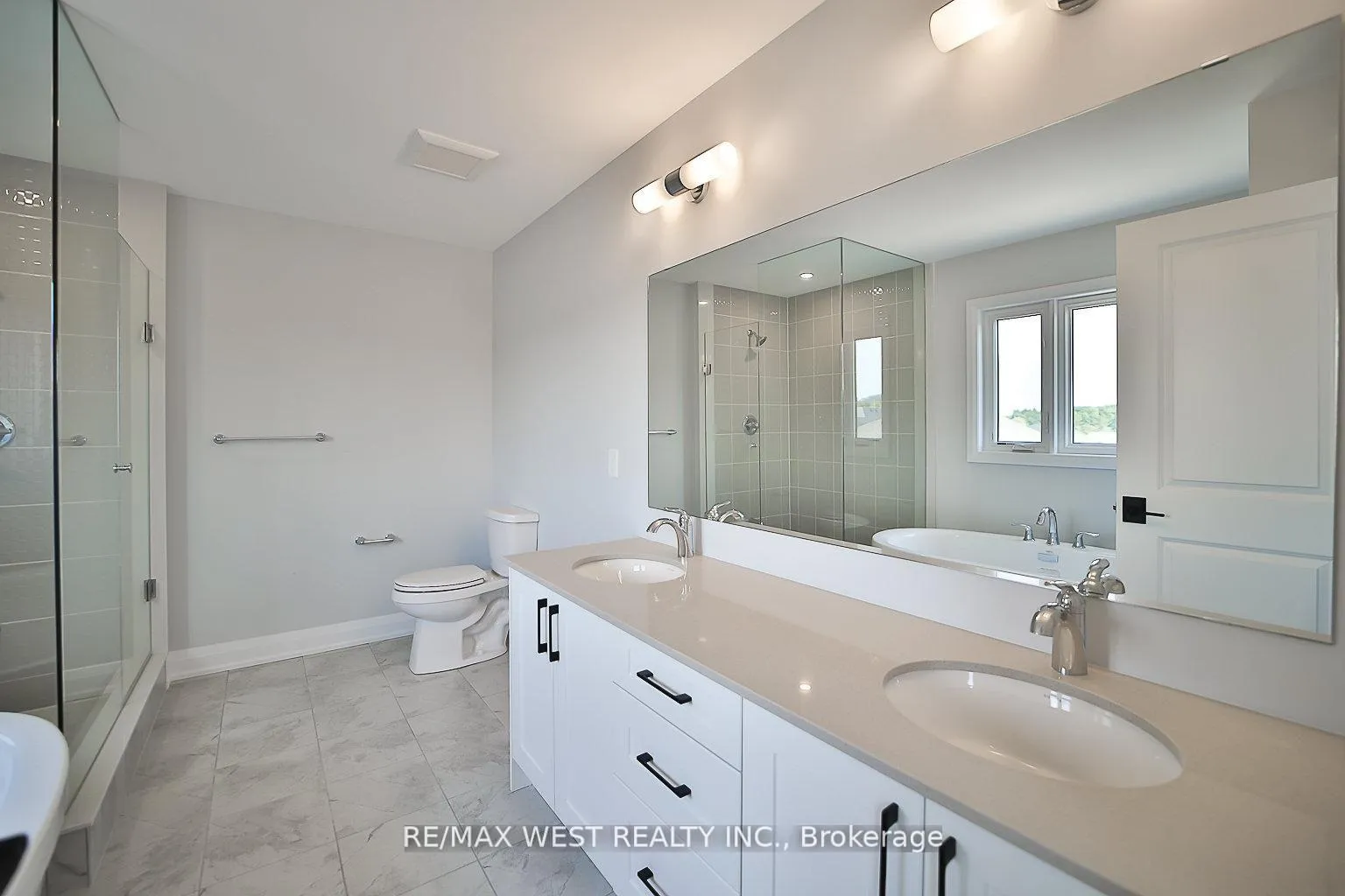 Photo 12 of 14 Periwinkle Road E, Springwater, Minesing — HOMEH
