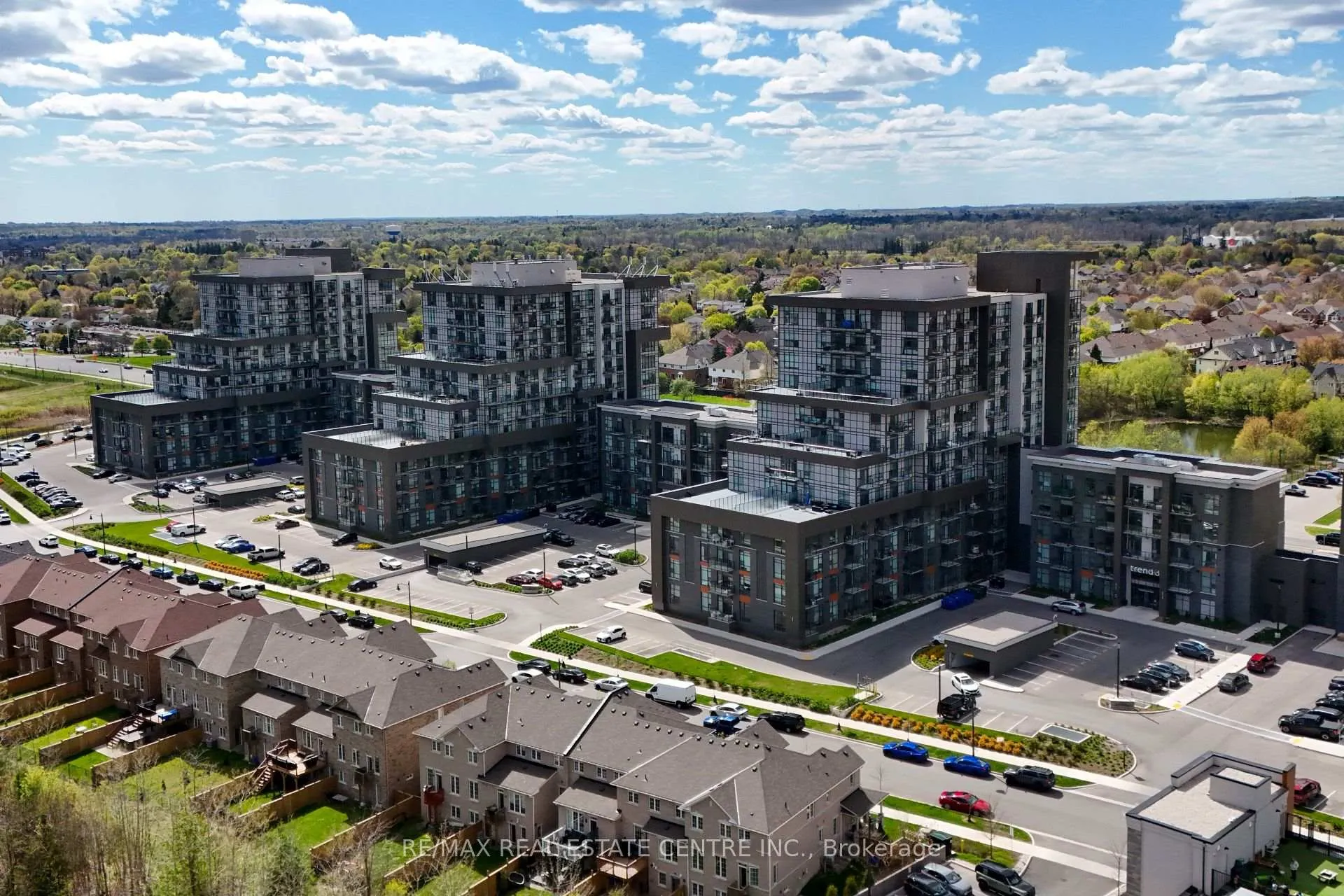 Photo 4 of Unit 1206, 470 Dundas Street, Hamilton, Waterdown — HOMEH