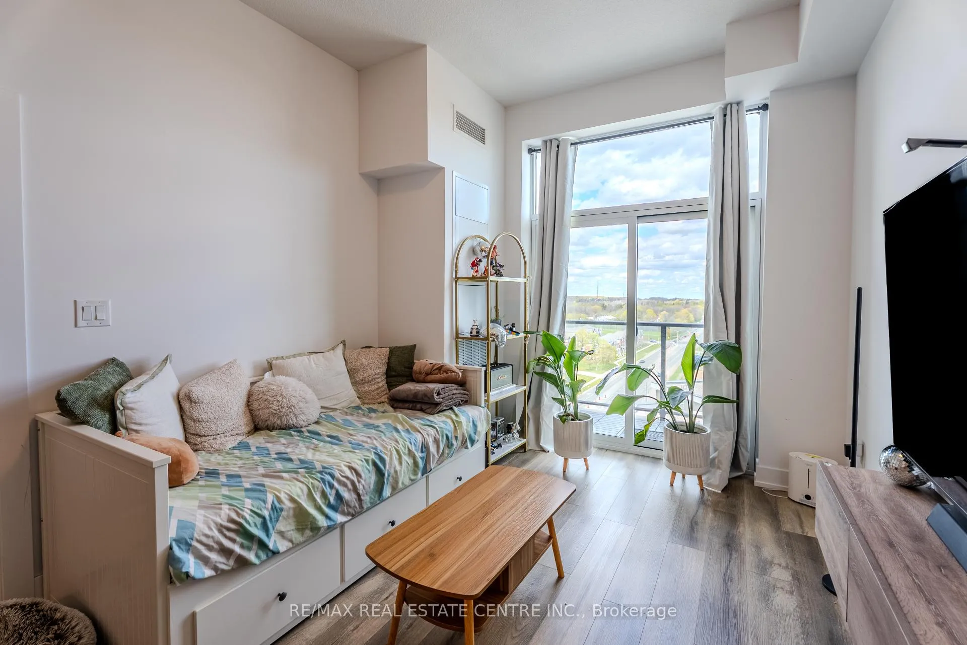 Photo 7 of Unit 1206, 470 Dundas Street, Hamilton, Waterdown — HOMEH