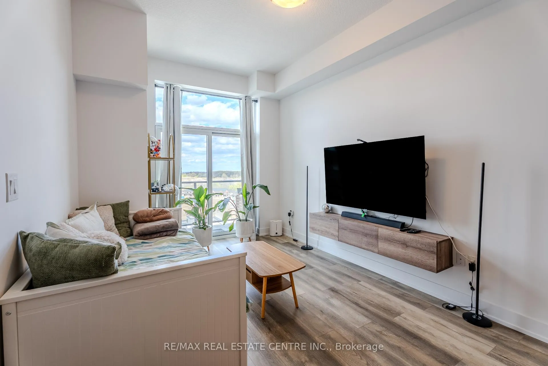 Photo 10 of Unit 1206, 470 Dundas Street, Hamilton, Waterdown — HOMEH