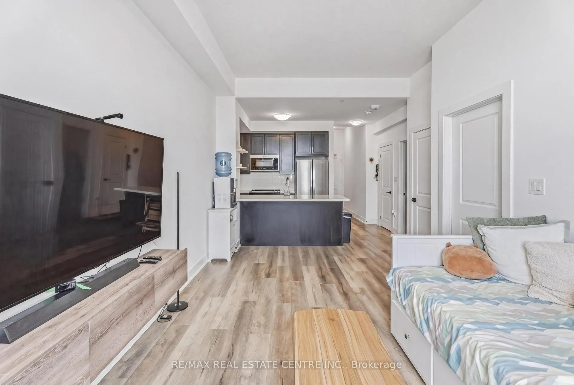 Photo 11 of Unit 1206, 470 Dundas Street, Hamilton, Waterdown — HOMEH