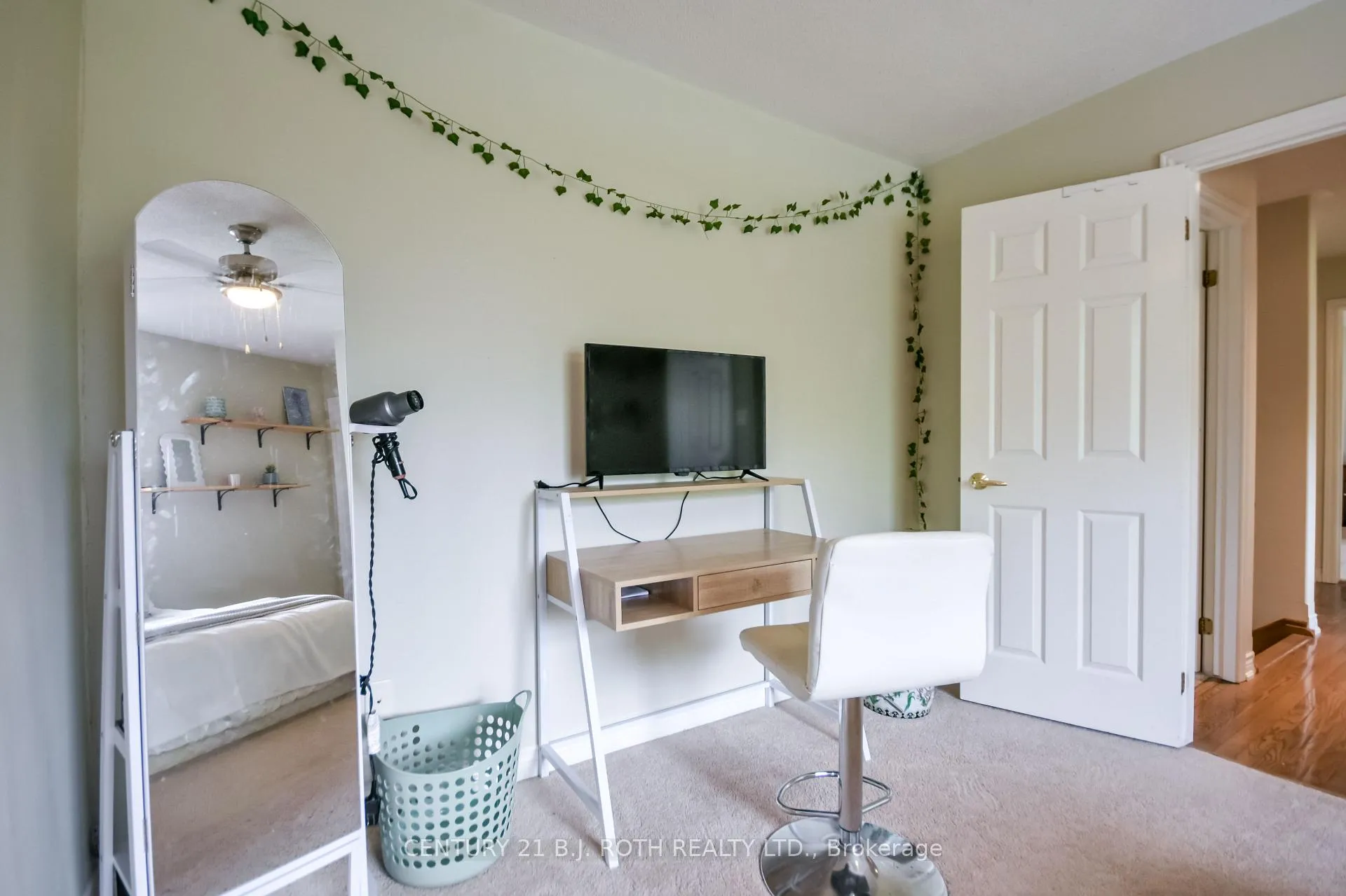 Photo 34 of 1 Evergreen Lane, Essa, Thornton — HOMEH