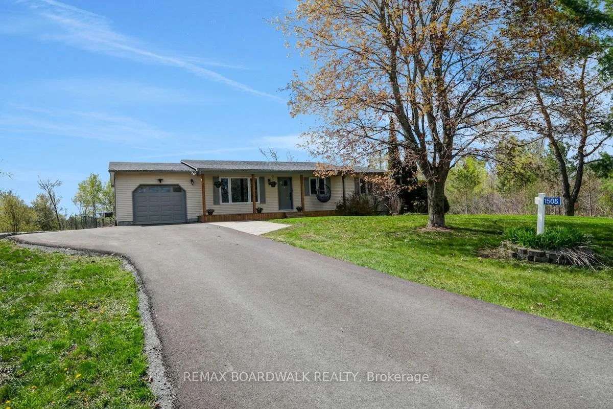 Front of 1505 7th Line