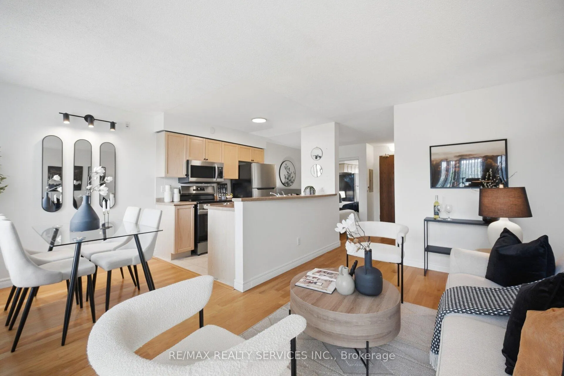 Photo 4 of Unit 116, 25 Via Rosedale, Brampton, Sandringham-Wellington — HOMEH