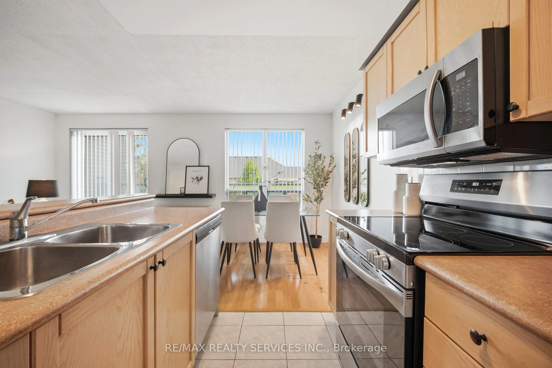 Photo 6 of Unit 116, 25 Via Rosedale, Brampton, Sandringham-Wellington — HOMEH