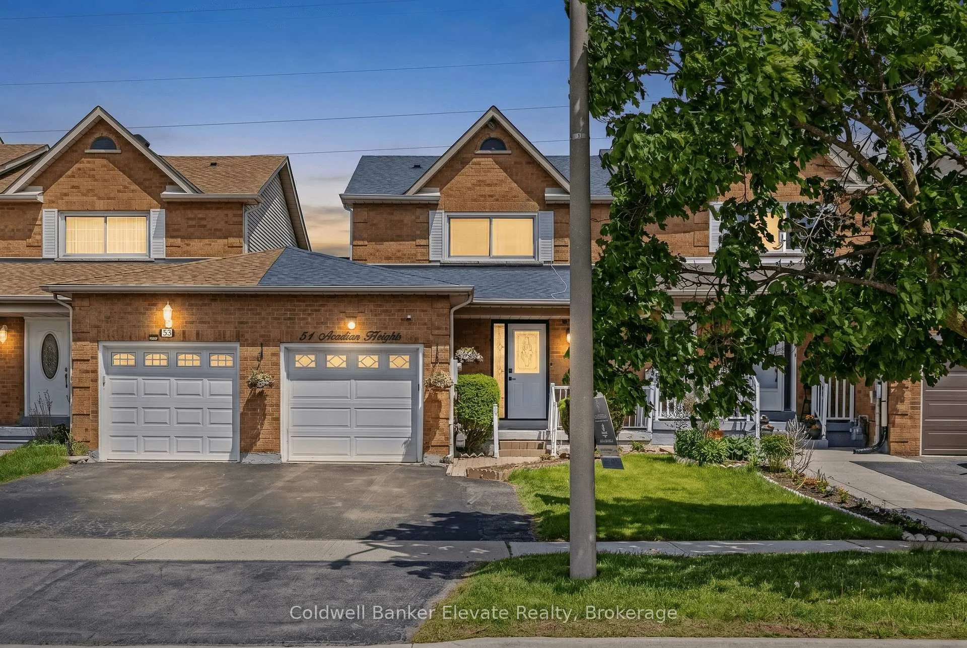 Photo 2 of 51 Acadian Heights, Brampton, Fletcher's Creek South — HOMEH
