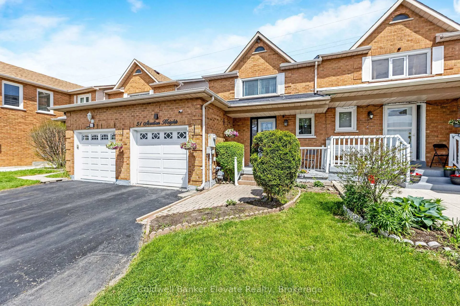 Photo 3 of 51 Acadian Heights, Brampton, Fletcher's Creek South — HOMEH