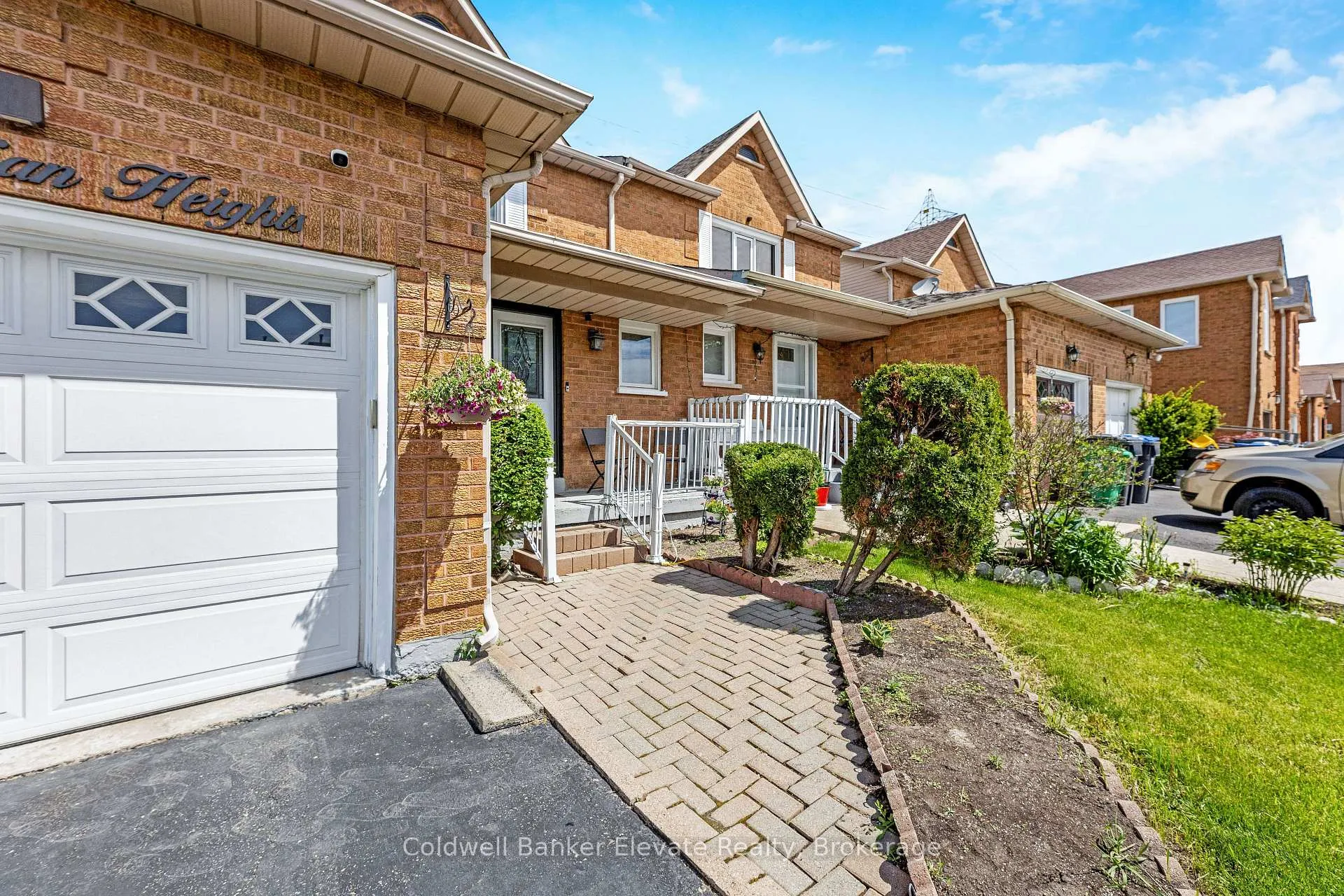 Photo 4 of 51 Acadian Heights, Brampton, Fletcher's Creek South — HOMEH