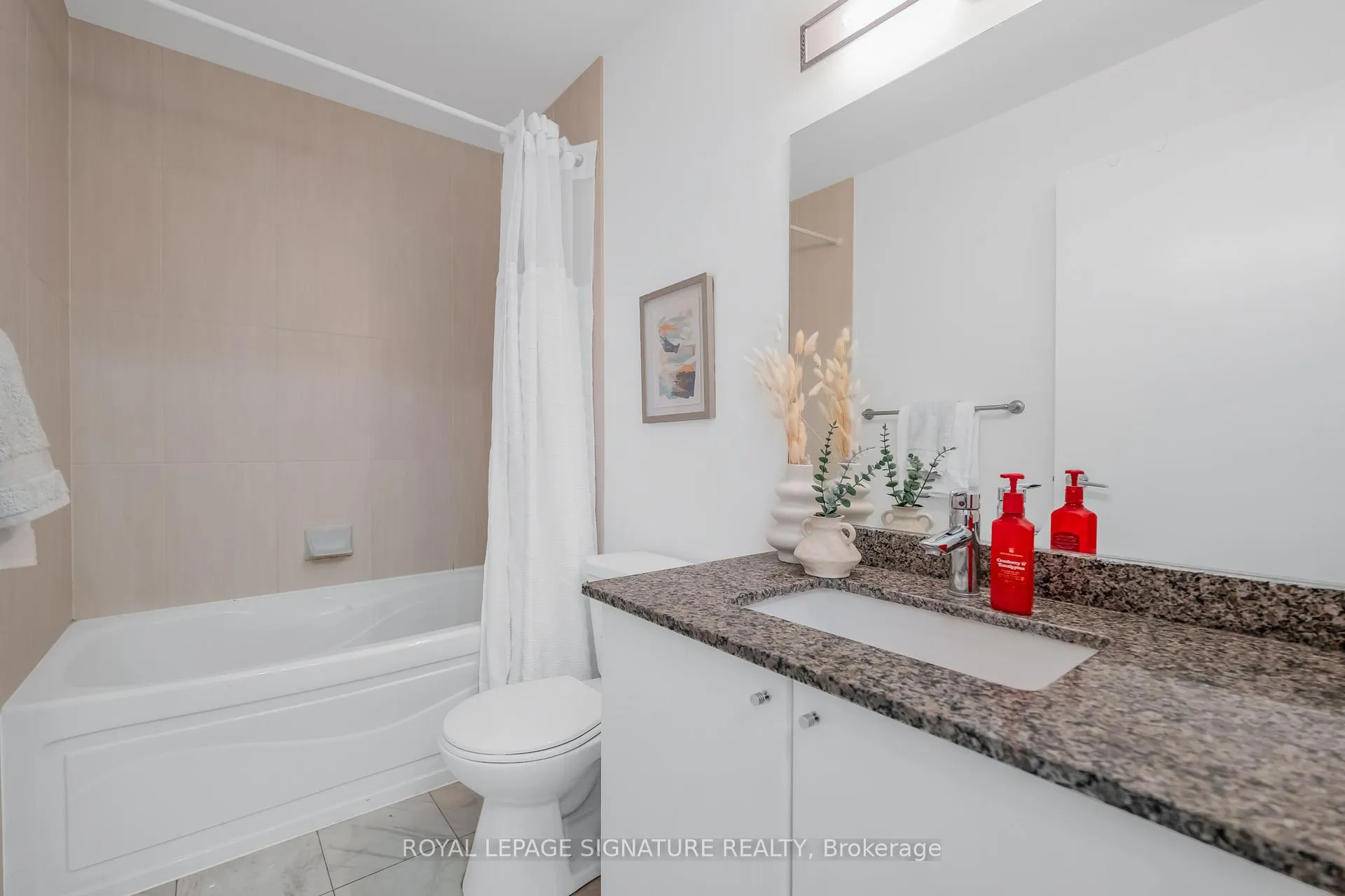 Photo 19 of Unit 1801, 18 Harbour Street, Toronto, Waterfront Communities — HOMEH