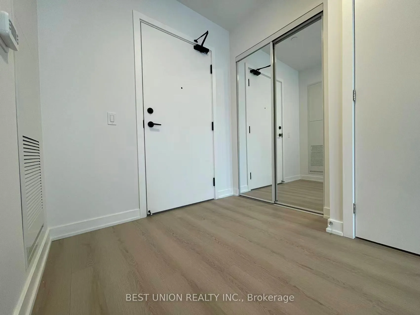 Photo 4 of Unit 1007, 100 Queen Street E, Toronto, Church-Yonge Corridor — HOMEH