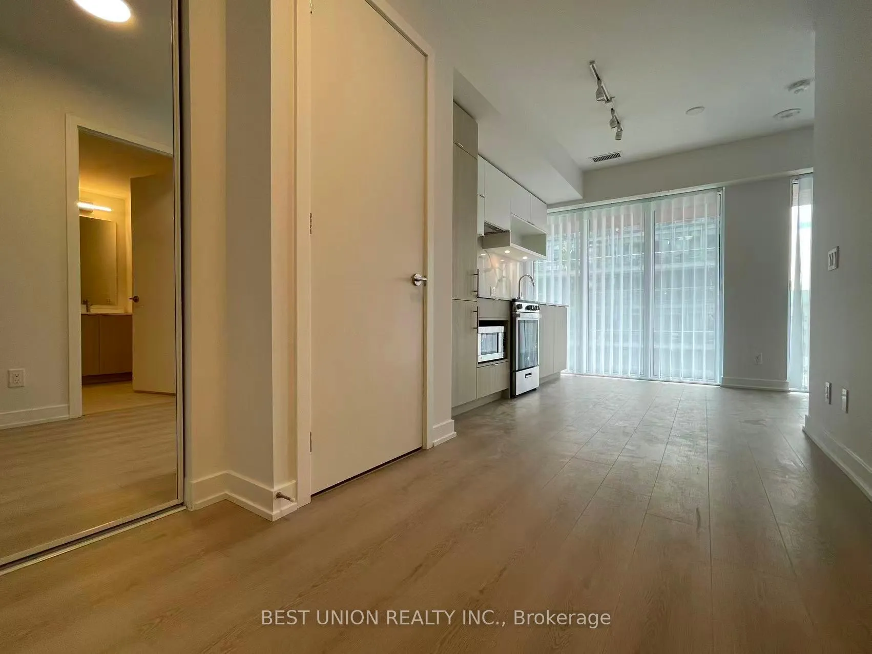 Photo 5 of Unit 1007, 100 Queen Street E, Toronto, Church-Yonge Corridor — HOMEH