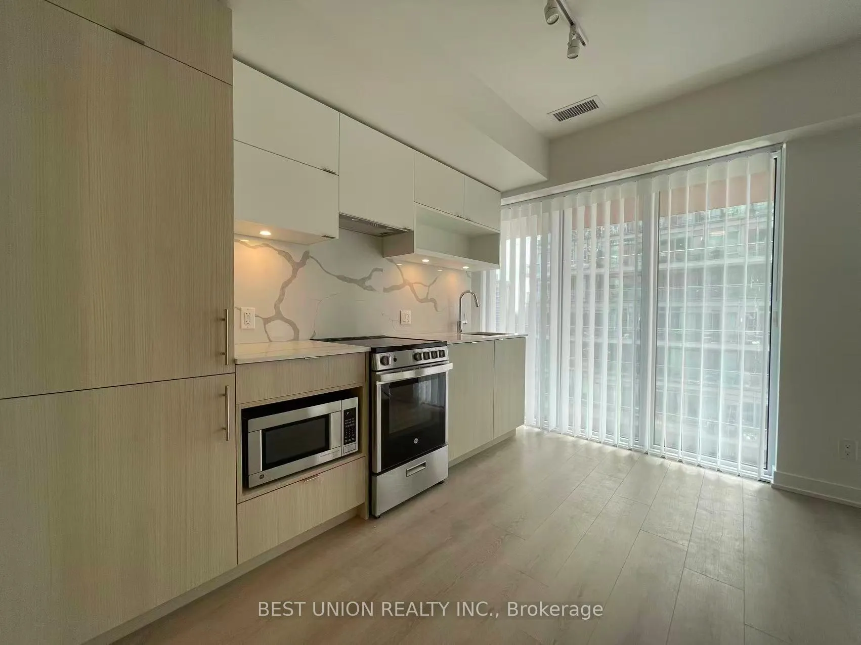 Photo 6 of Unit 1007, 100 Queen Street E, Toronto, Church-Yonge Corridor — HOMEH