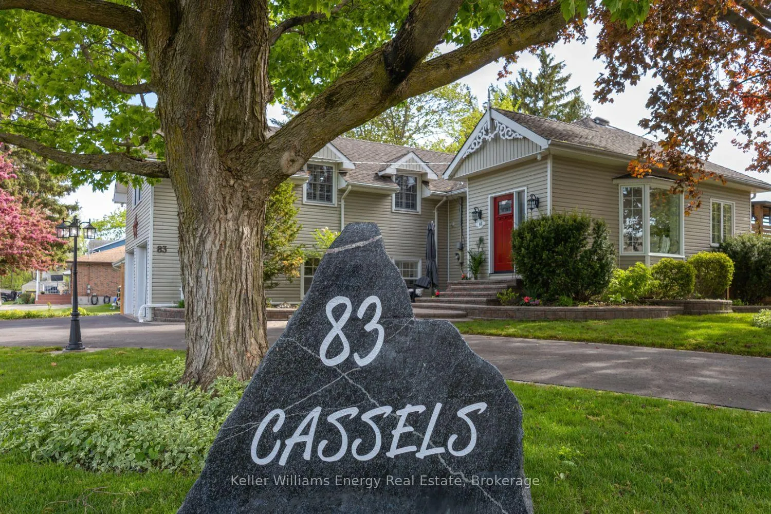 Photo 3 of 83 Cassels Road E, Whitby, Brooklin — HOMEH