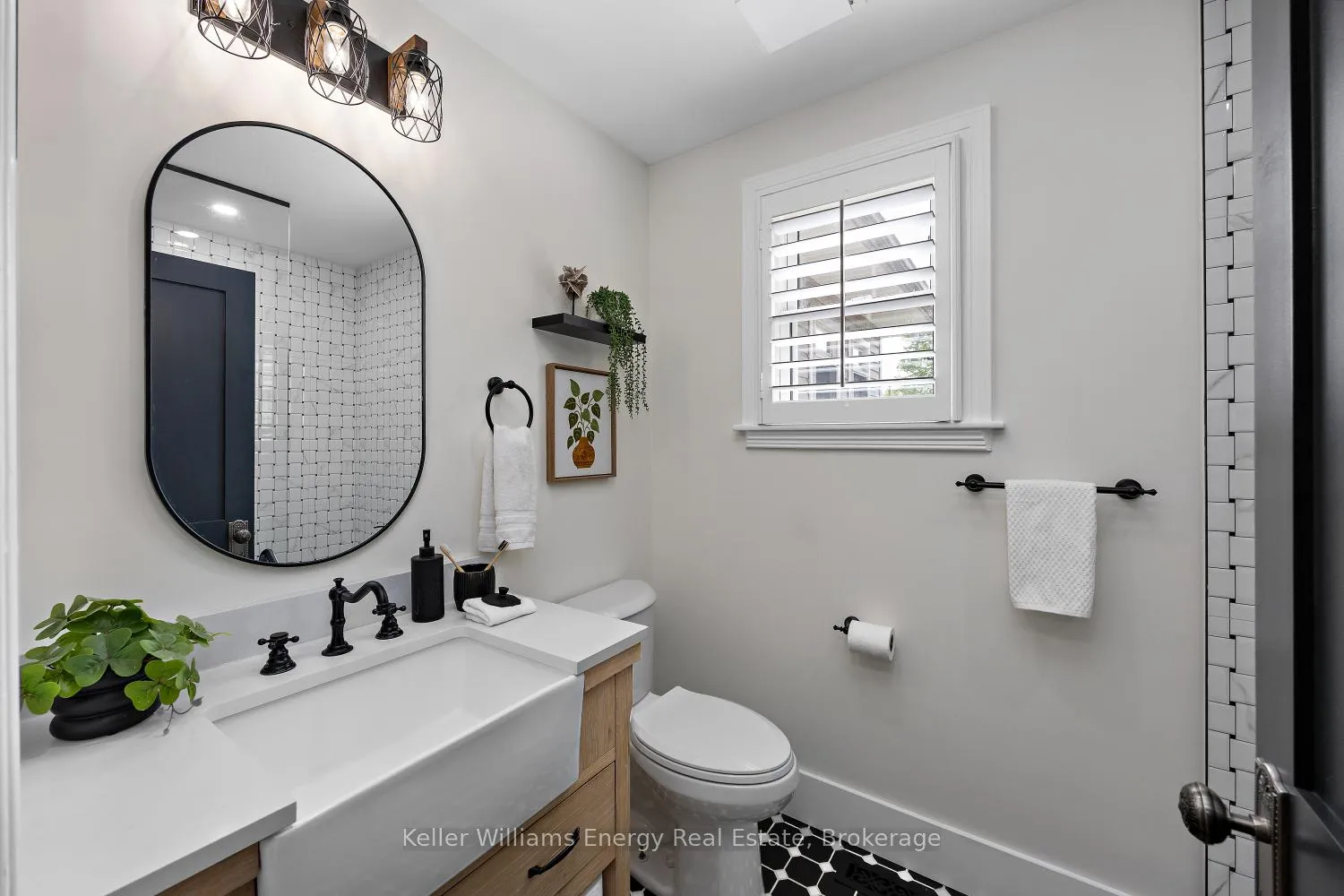 Photo 14 of 83 Cassels Road E, Whitby, Brooklin — HOMEH