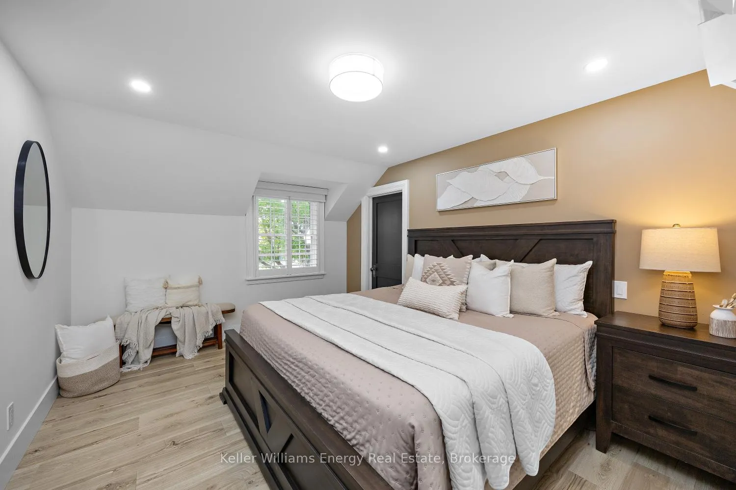 Photo 32 of 83 Cassels Road E, Whitby, Brooklin — HOMEH