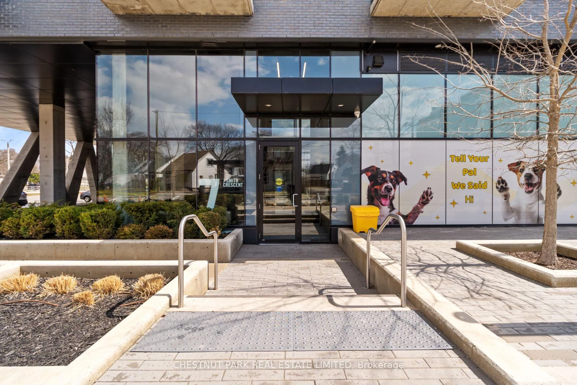 Photo 4 of Unit 813, 7 Smith Crescent, Etobicoke, Stonegate-Queensway — HOMEH