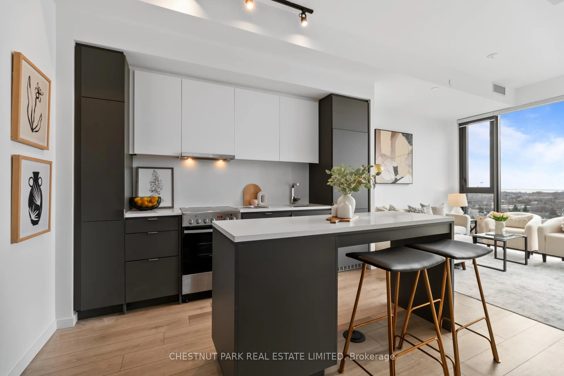 Photo 6 of Unit 813, 7 Smith Crescent, Etobicoke, Stonegate-Queensway — HOMEH
