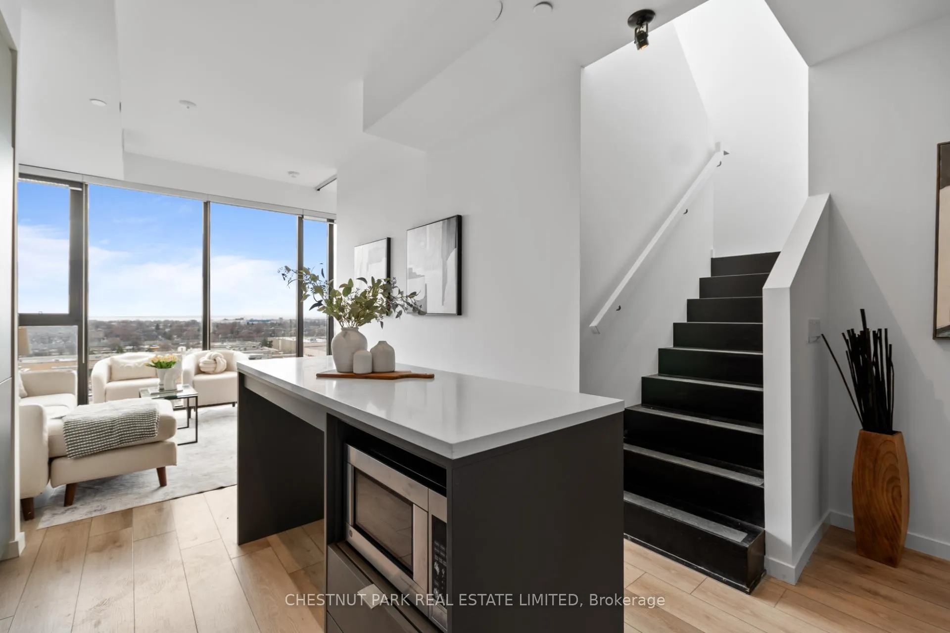 Photo 10 of Unit 813, 7 Smith Crescent, Etobicoke, Stonegate-Queensway — HOMEH