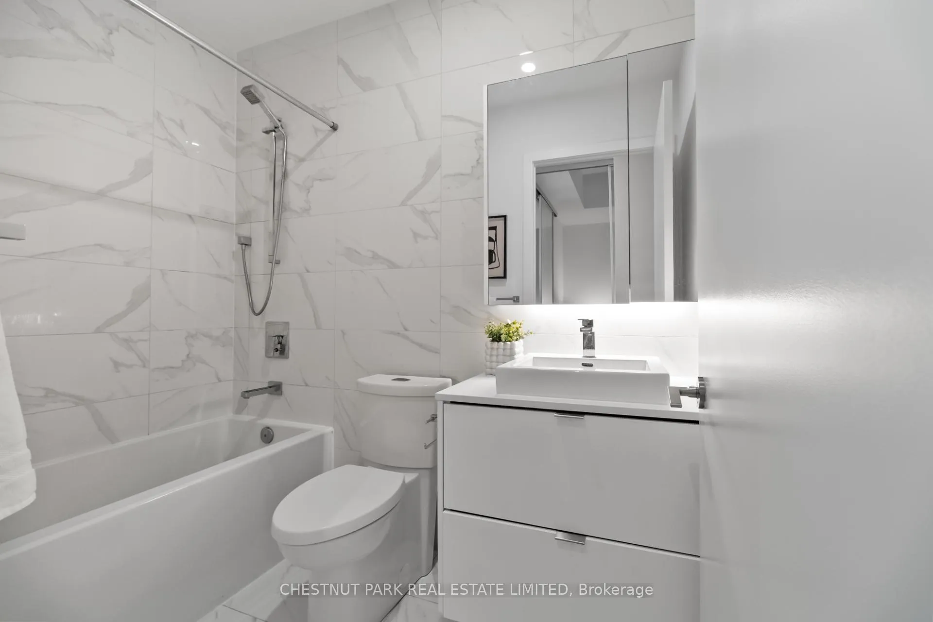 Photo 23 of Unit 813, 7 Smith Crescent, Etobicoke, Stonegate-Queensway — HOMEH