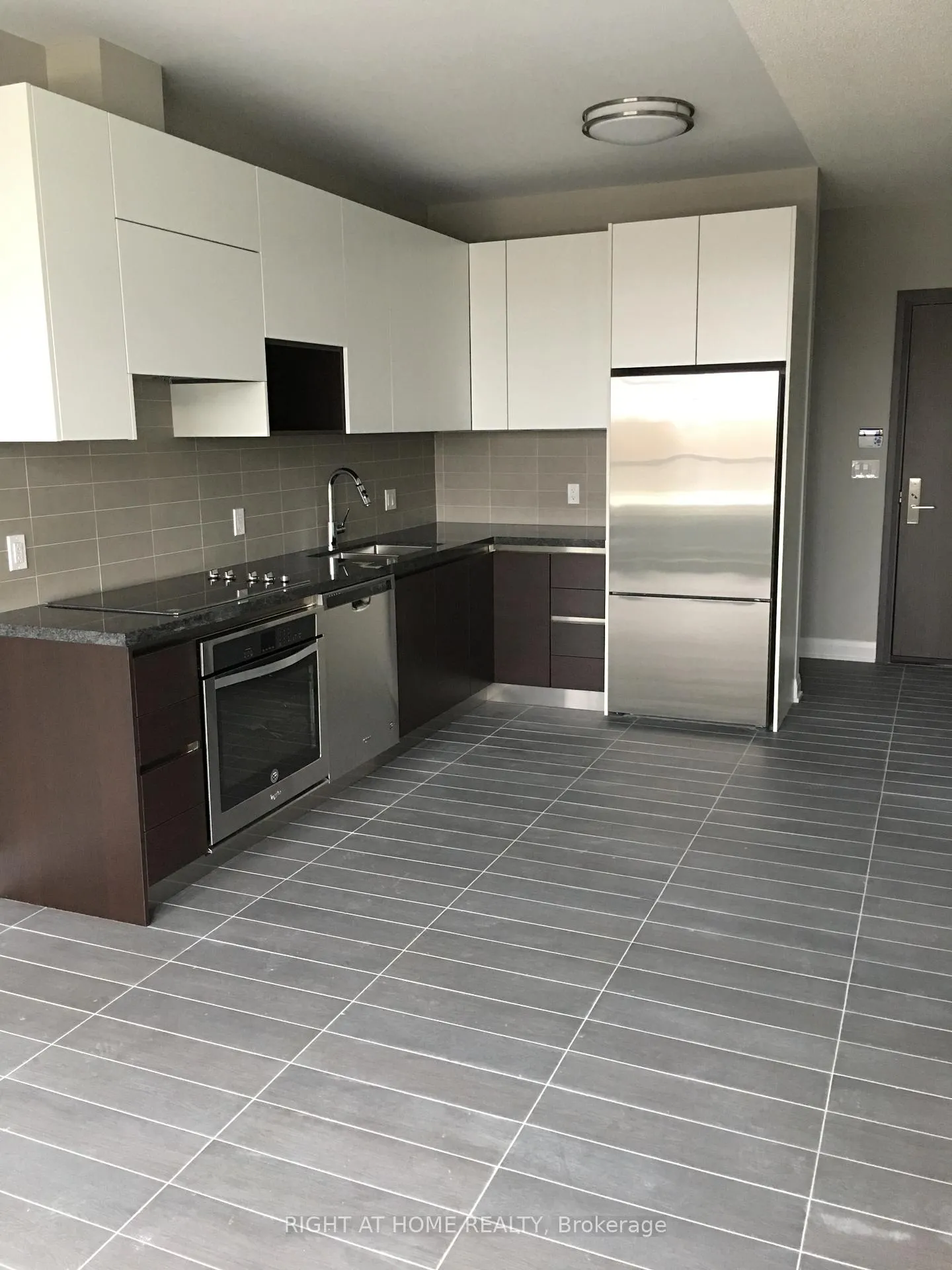 Photo 2 of Unit 318, 25 Water Walk Drive, Markham, Unionville — HOMEH