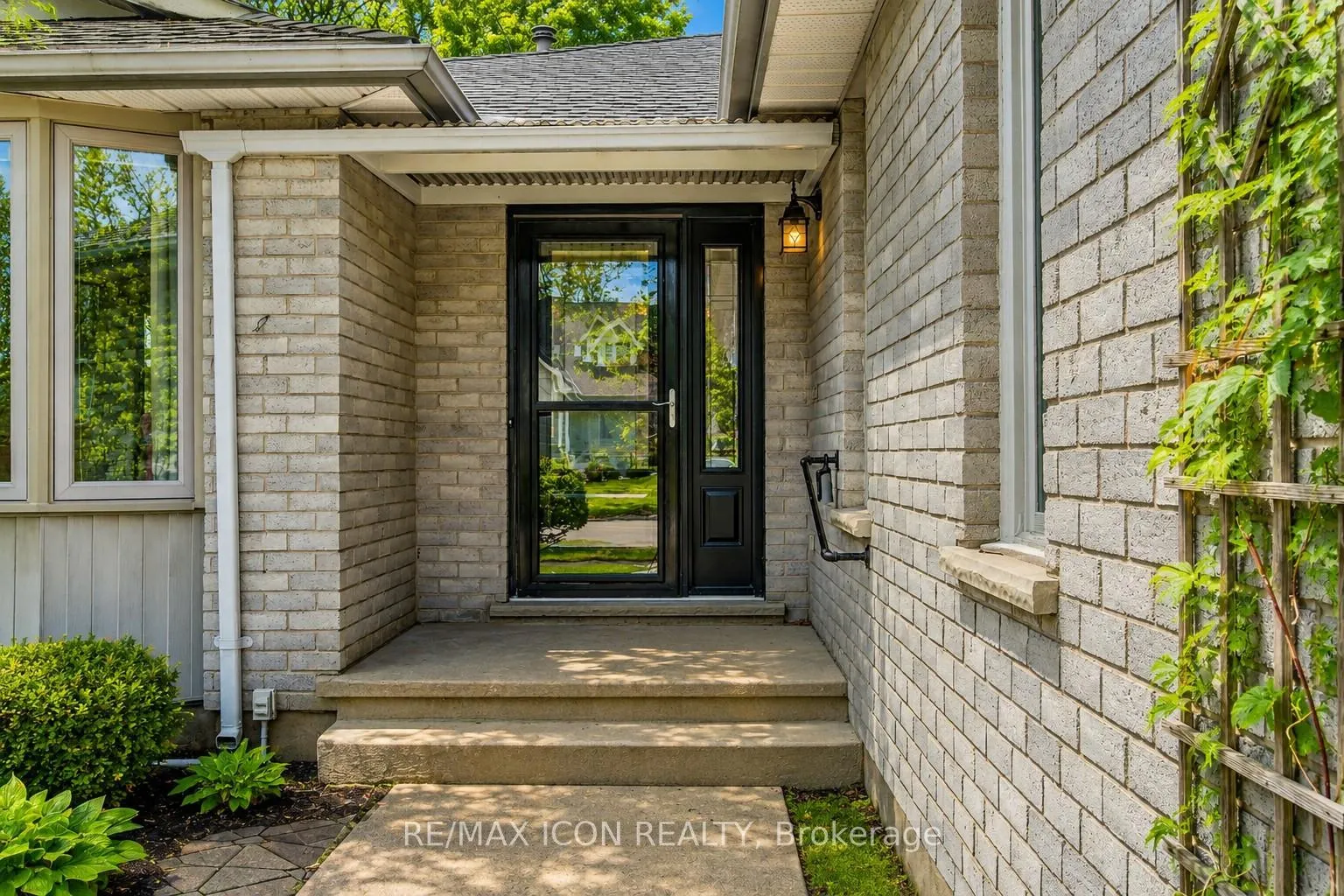 Photo 3 of 458 Winston Boulevard, Cambridge — HOMEH